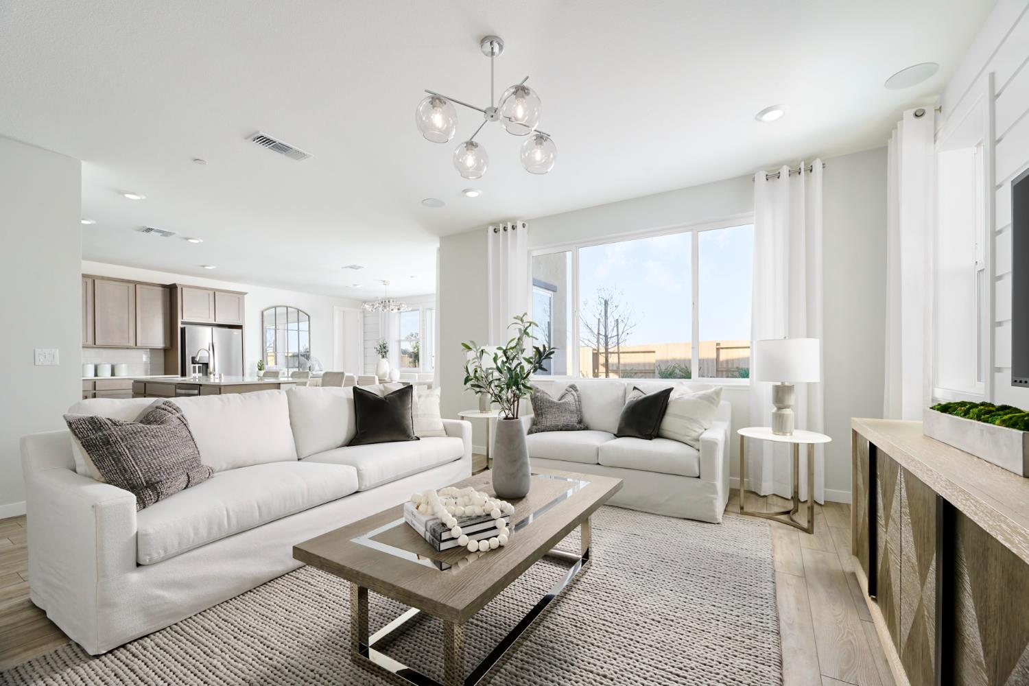 Detail Gallery Image 3 of 7 For 11922 Herodian Dr, Rancho Cordova,  CA 95742 - 4 Beds | 3/1 Baths