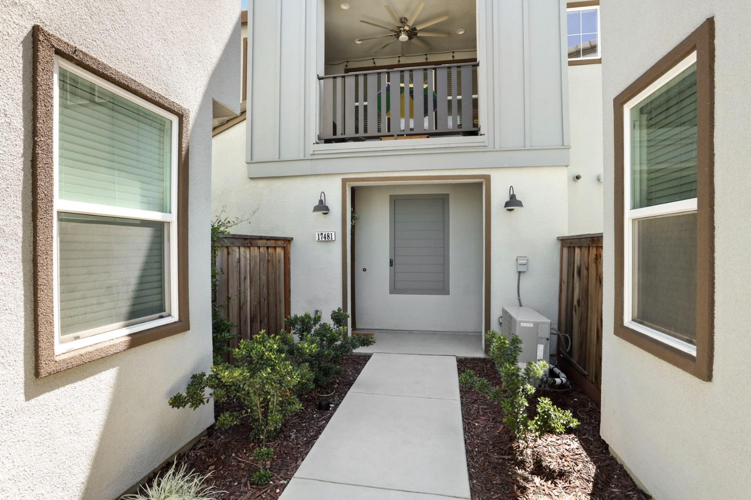 Detail Gallery Image 4 of 54 For 17481 Nightshore Dr, Lathrop,  CA 95330 - 3 Beds | 2 Baths