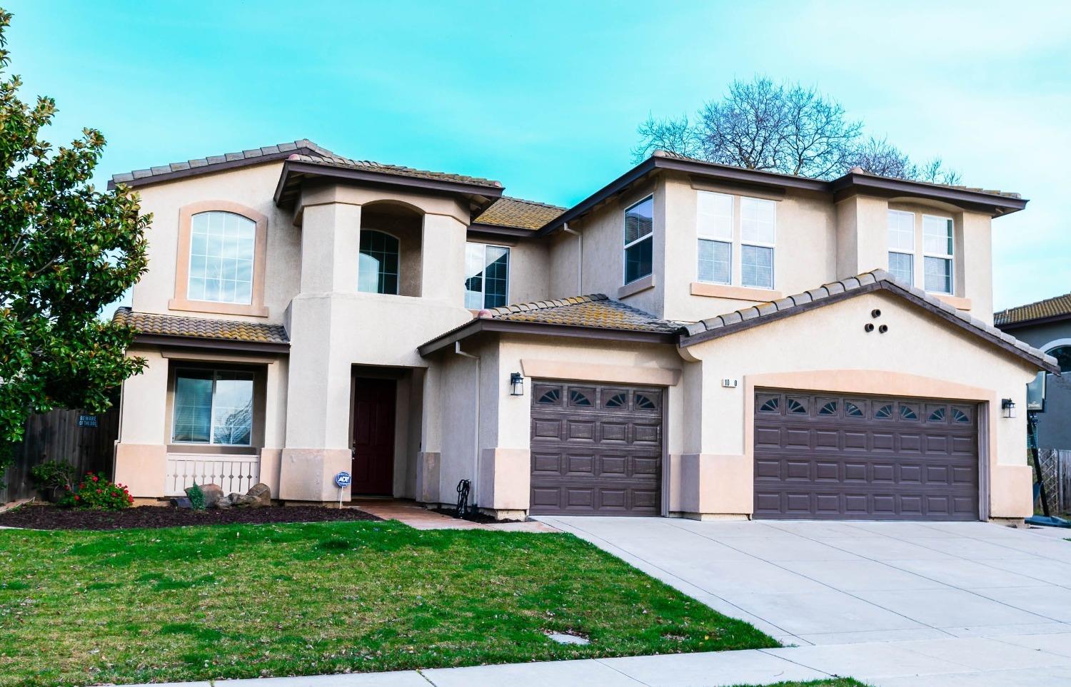 Detail Gallery Image 1 of 37 For 10730 Sand Castle Way, Stockton,  CA 95209 - 4 Beds | 3 Baths