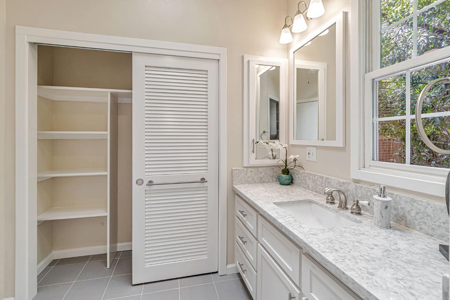 Isabella Avenue, Fair Oaks, California image 30