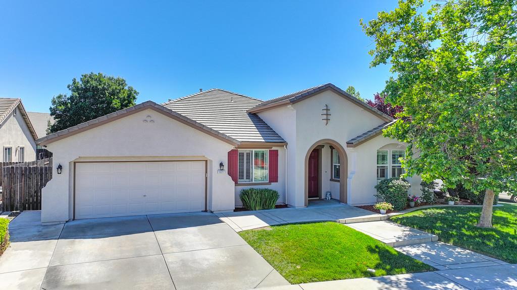 Detail Gallery Image 2 of 71 For 10317 Moura Ct, Elk Grove,  CA 95757 - 4 Beds | 2/1 Baths
