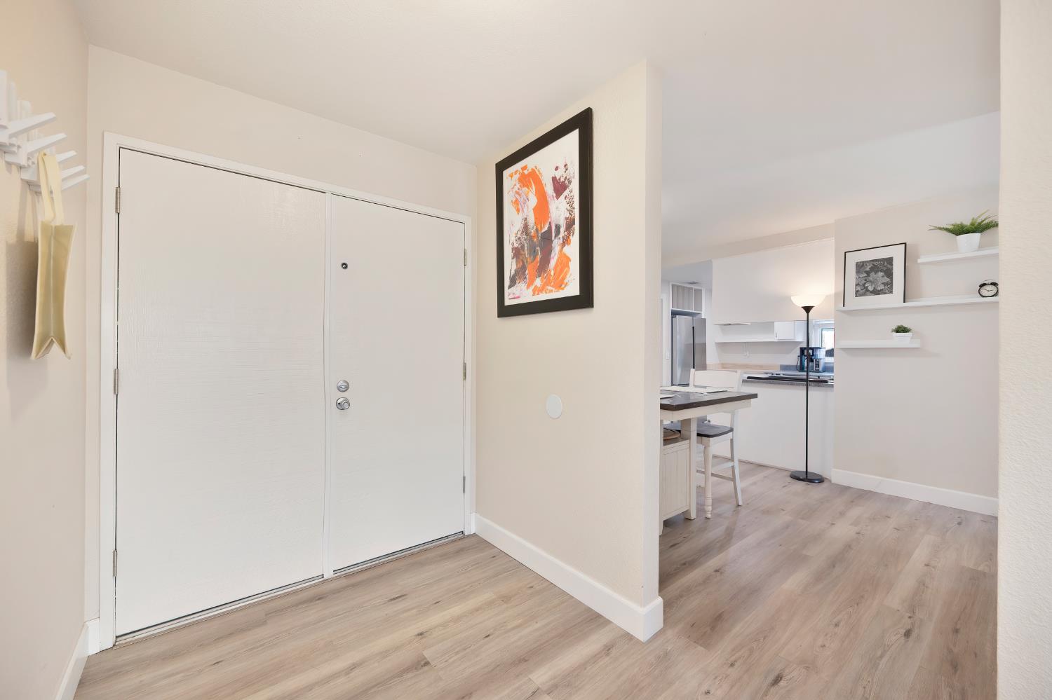 Detail Gallery Image 5 of 52 For 9548 Helio Dr, Sacramento,  CA 95827 - 3 Beds | 2 Baths