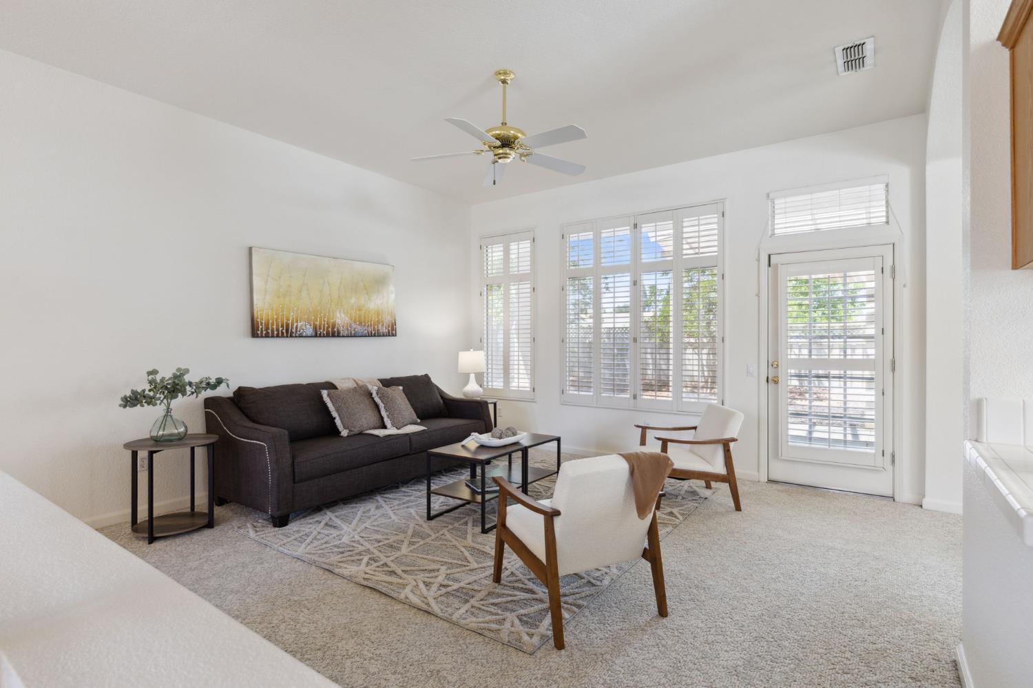 Detail Gallery Image 6 of 38 For 5237 Sugar Pine Loop, Roseville,  CA 95747 - 2 Beds | 2 Baths