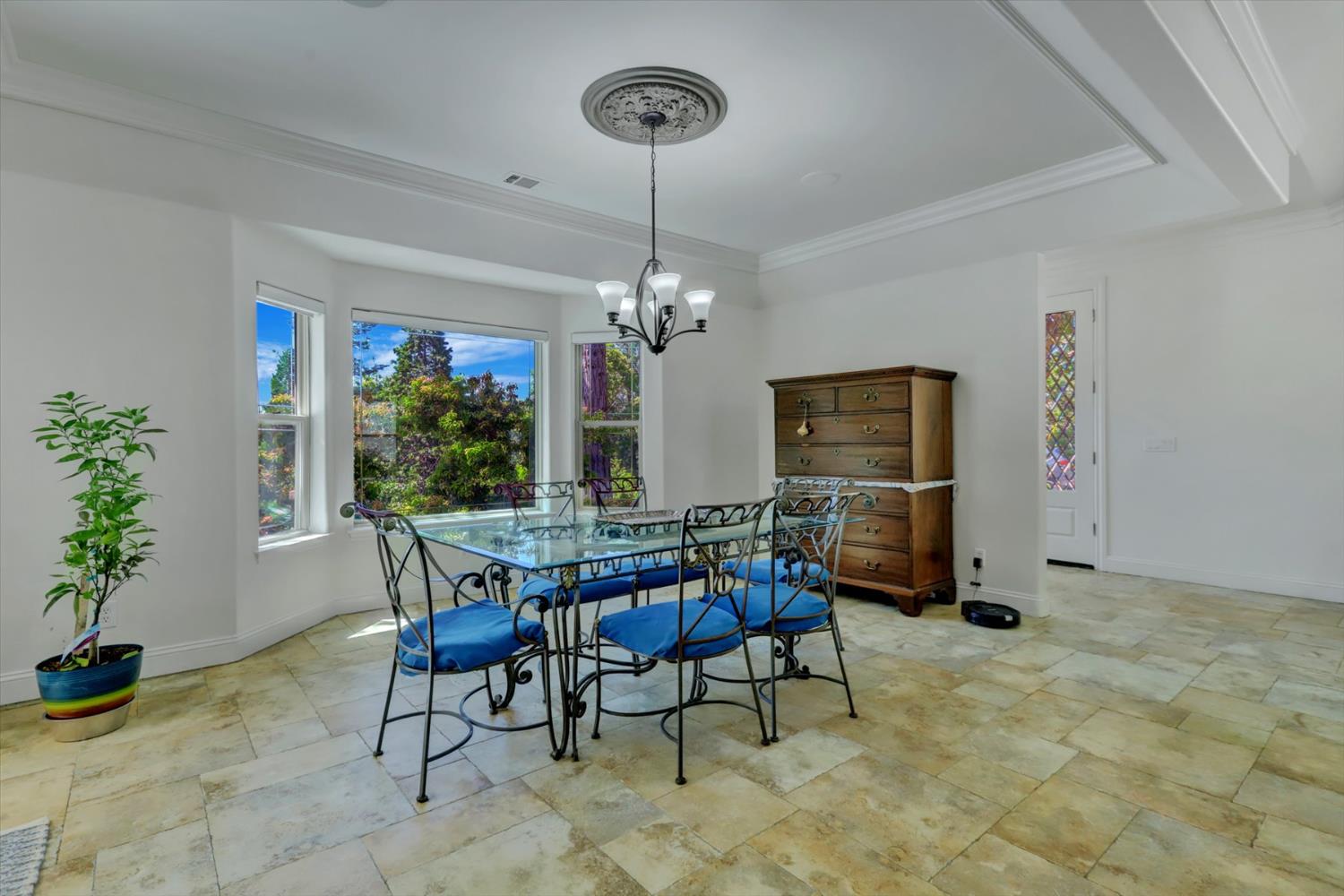 Kensington Kourt, Grass Valley, California image 9