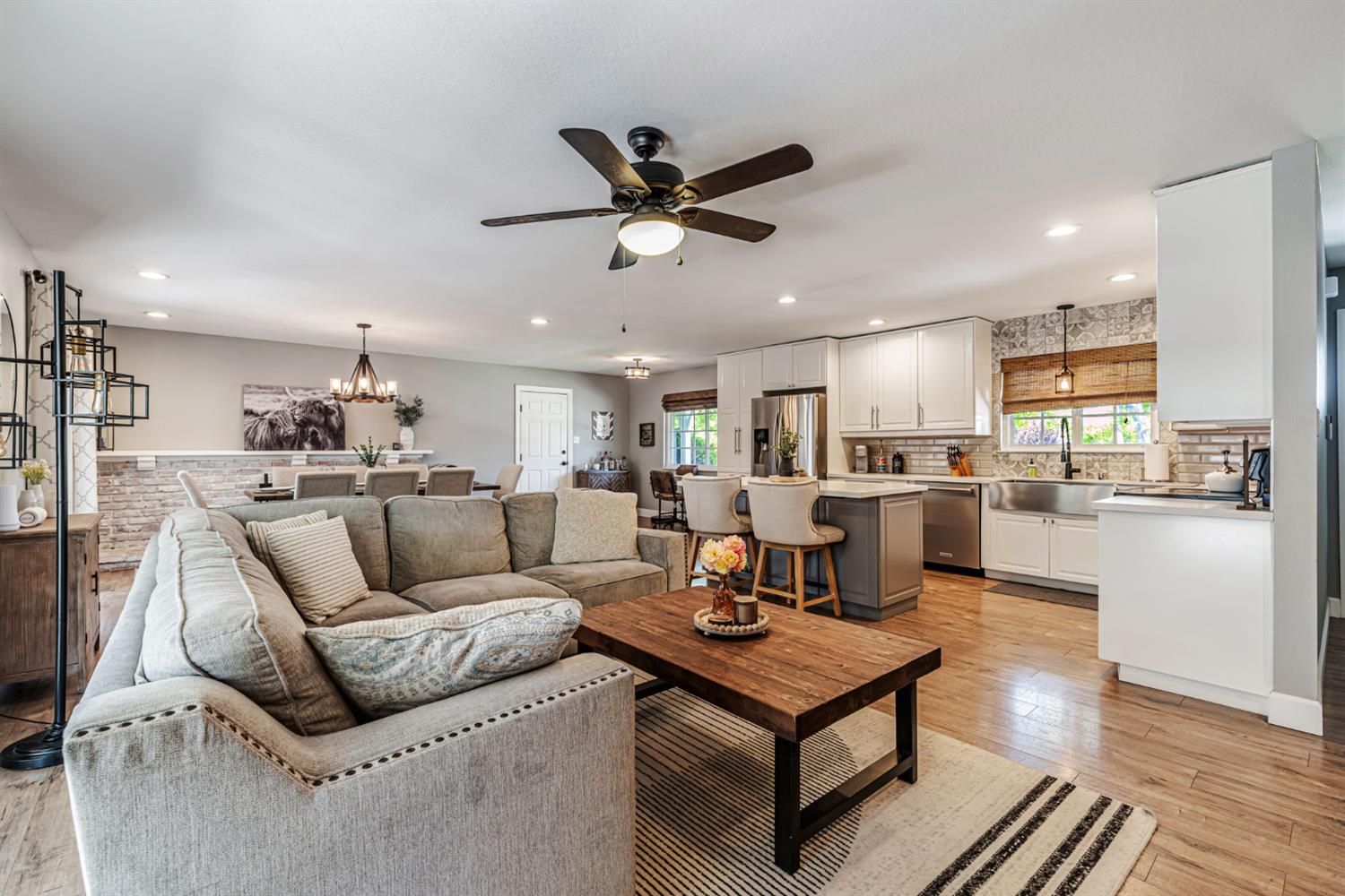 Detail Gallery Image 7 of 42 For 1498 Duncan Dr, Concord,  CA 94521 - 3 Beds | 2 Baths