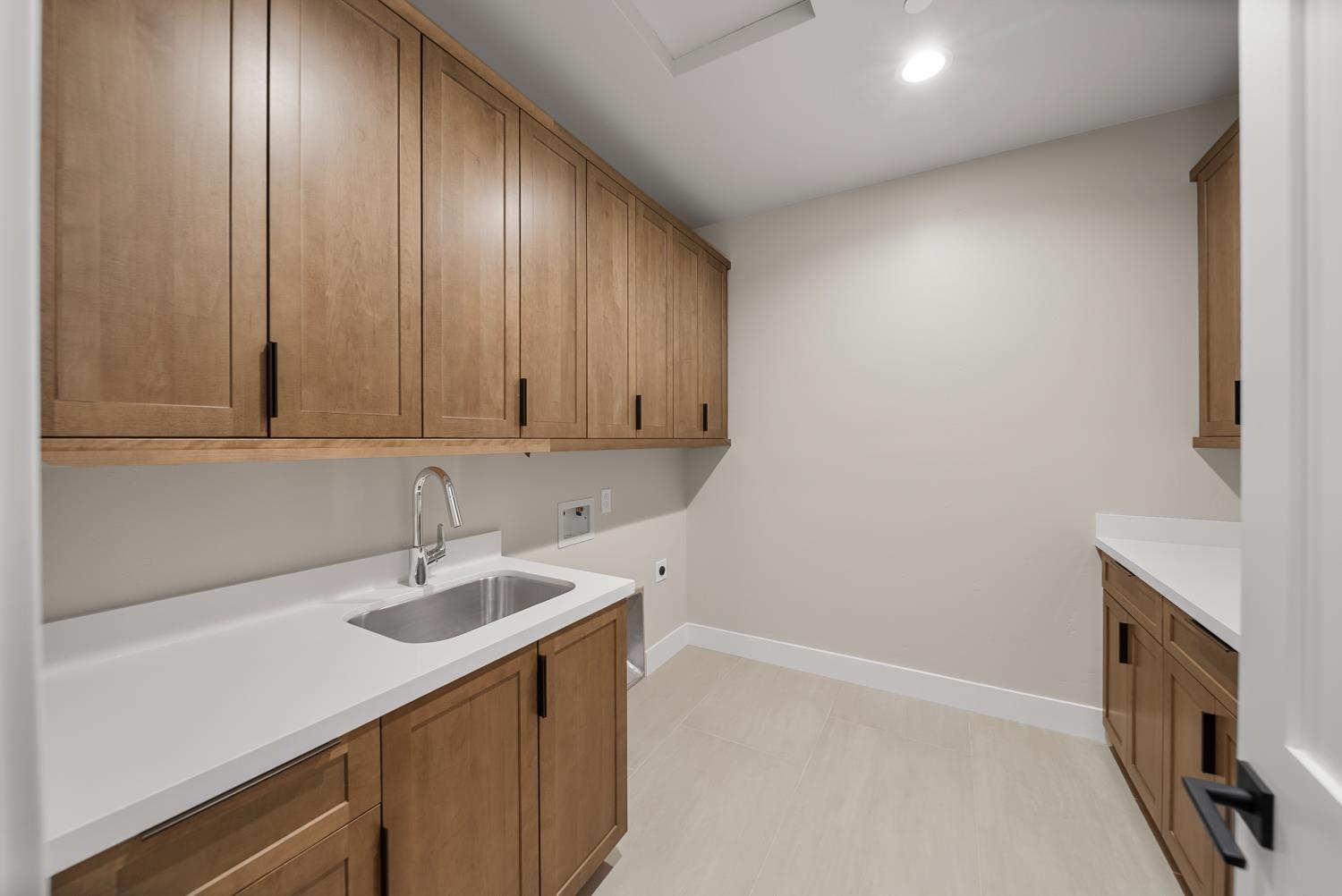 Detail Gallery Image 30 of 39 For 1700 Ridgeview Cir, Auburn,  CA 95603 - 4 Beds | 3/1 Baths