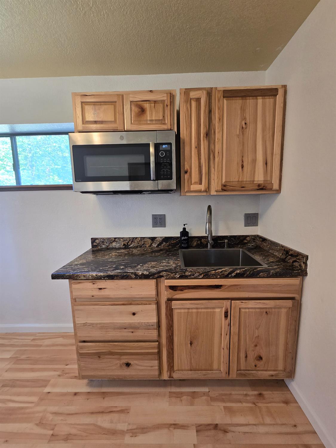 Detail Gallery Image 14 of 33 For 6160 Hills Ct, Georgetown,  CA 95634 - 3 Beds | 2 Baths