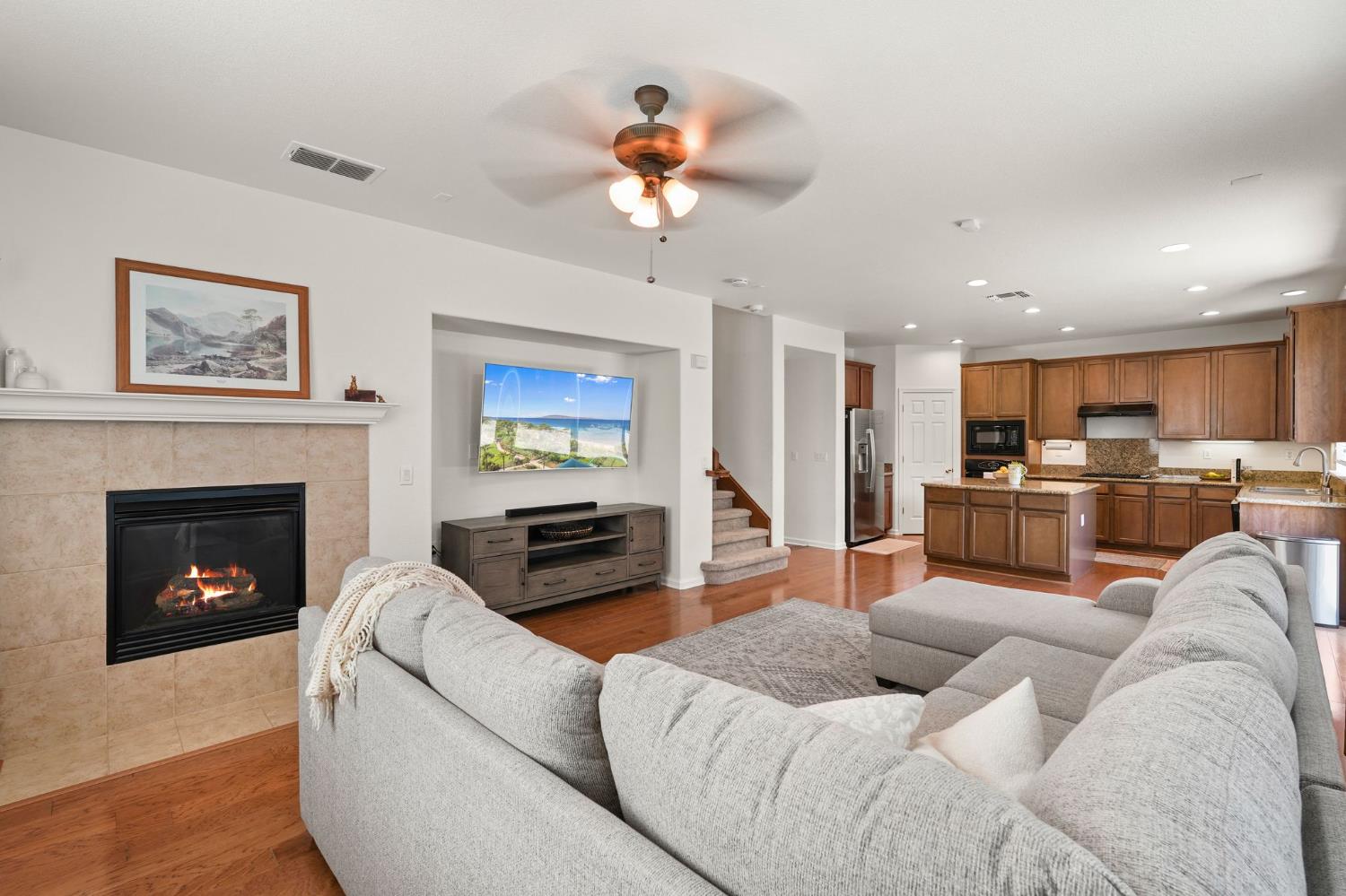 Detail Gallery Image 13 of 48 For 1177 Waverton Ln, Lincoln,  CA 95648 - 4 Beds | 2/1 Baths
