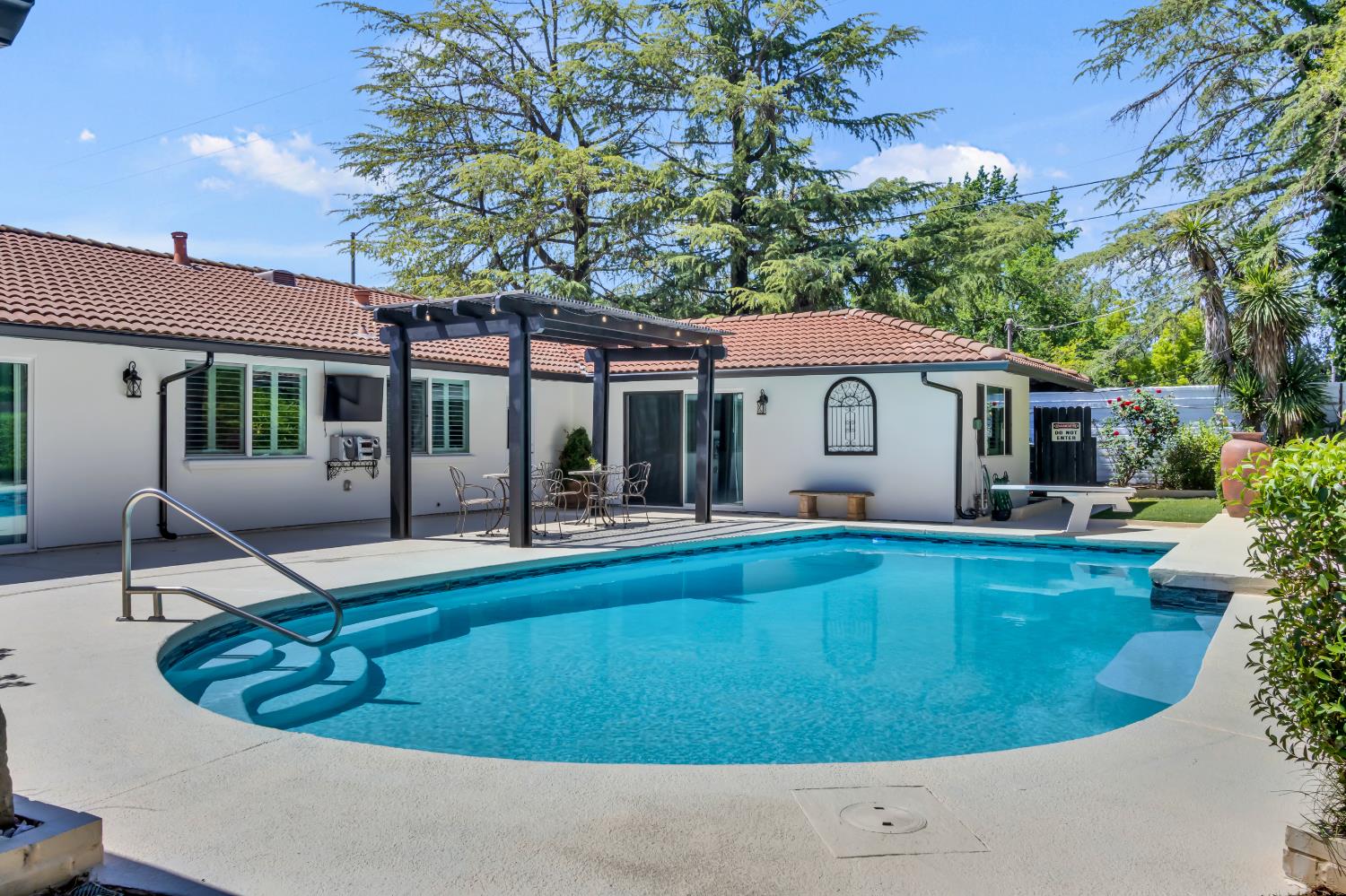 Detail Gallery Image 93 of 94 For 590 Kevington Ct, Sacramento,  CA 95864 - 4 Beds | 3/1 Baths