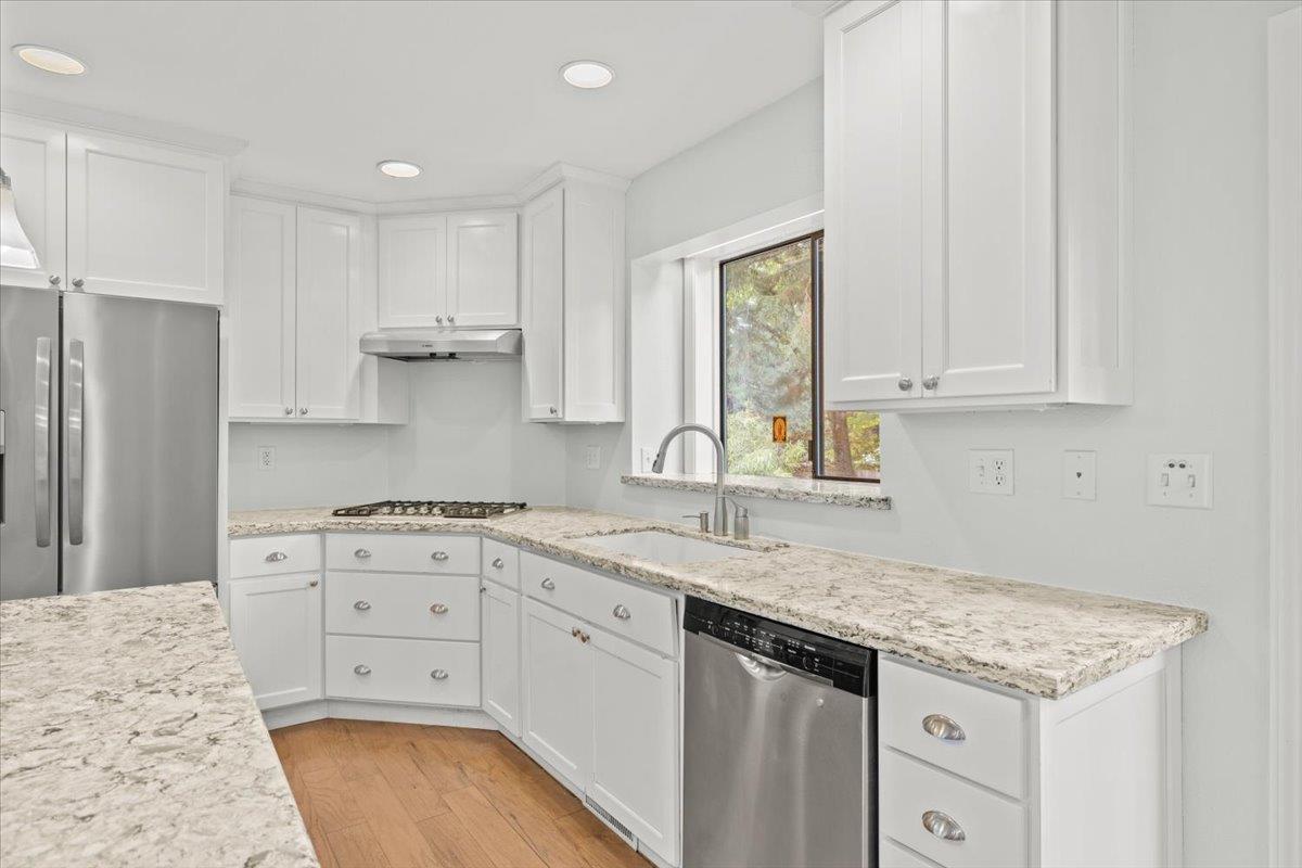 Detail Gallery Image 7 of 56 For 401 Gracie Rd, Nevada City,  CA 95959 - 3 Beds | 2/1 Baths