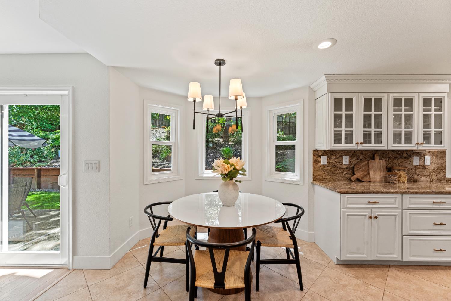 Detail Gallery Image 7 of 45 For 2010 Sheffield Dr, El Dorado Hills,  CA 95762 - 4 Beds | 3 Baths