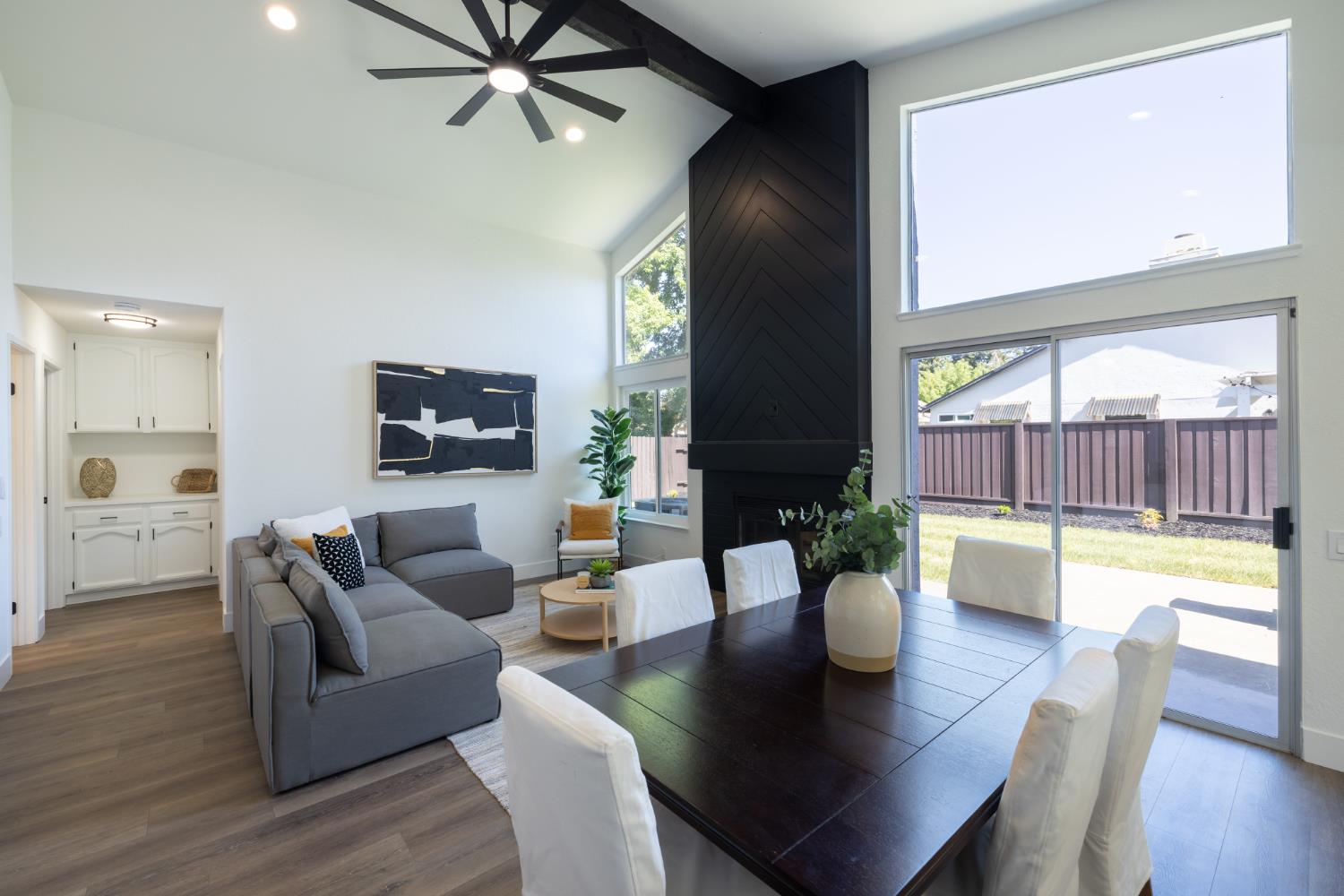 Detail Gallery Image 9 of 45 For 1505 Danica Way, Sacramento,  CA 95833 - 3 Beds | 2 Baths