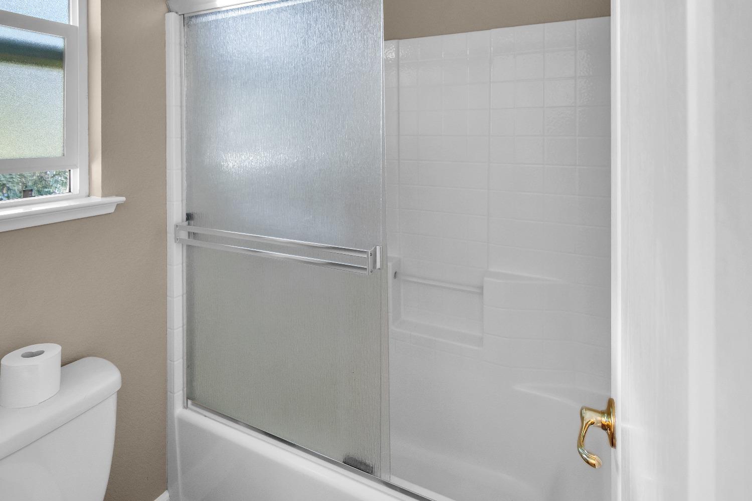 Detail Gallery Image 8 of 49 For 3510 Iron Canyon Cir, Stockton,  CA 95209 - 5 Beds | 3 Baths