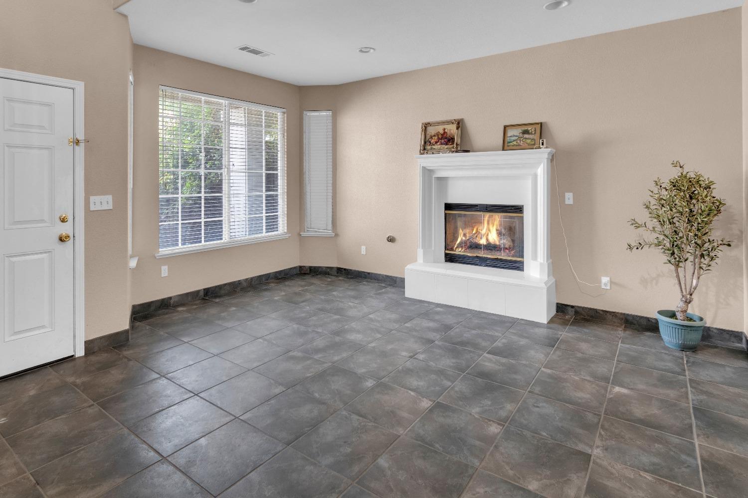 Detail Gallery Image 38 of 49 For 3510 Iron Canyon Cir, Stockton,  CA 95209 - 5 Beds | 3 Baths