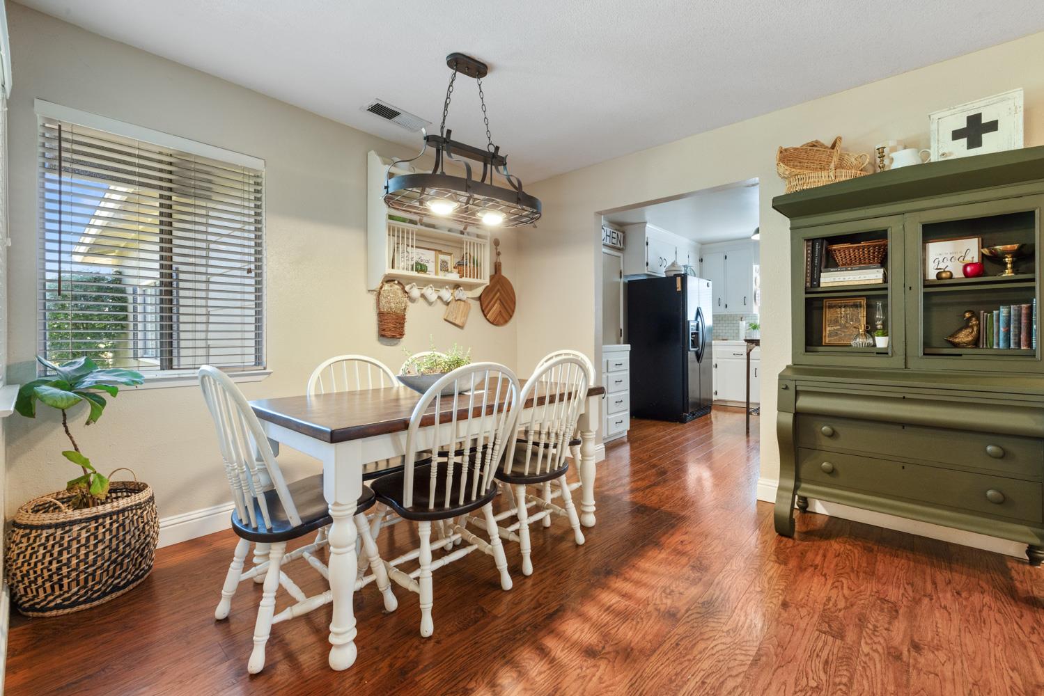 Detail Gallery Image 8 of 36 For 2365 E Marshall St, Turlock,  CA 95380 - 3 Beds | 2 Baths
