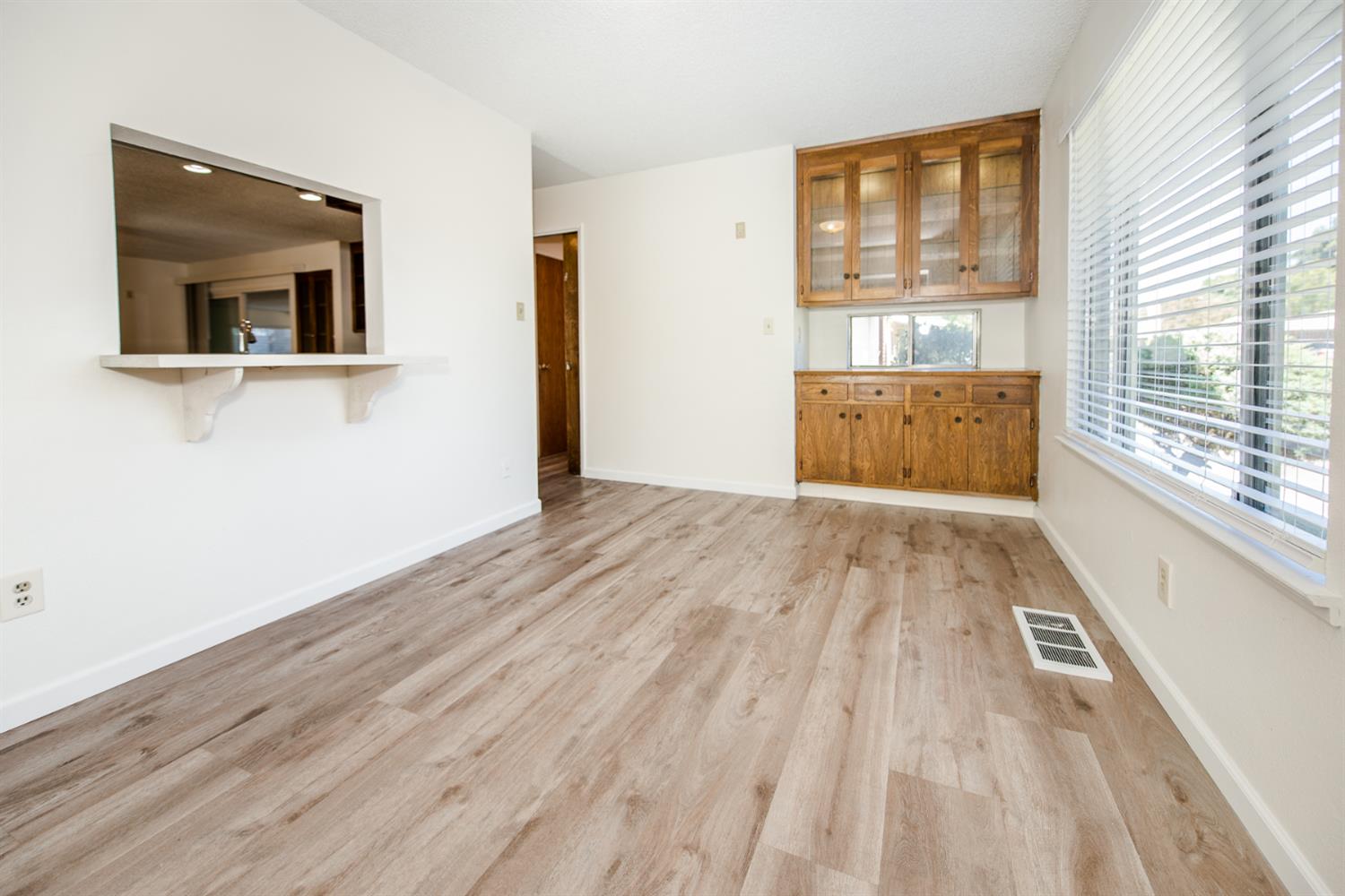 Detail Gallery Image 10 of 62 For 744 Cleveland, Woodland,  CA 95695 - 3 Beds | 2/1 Baths