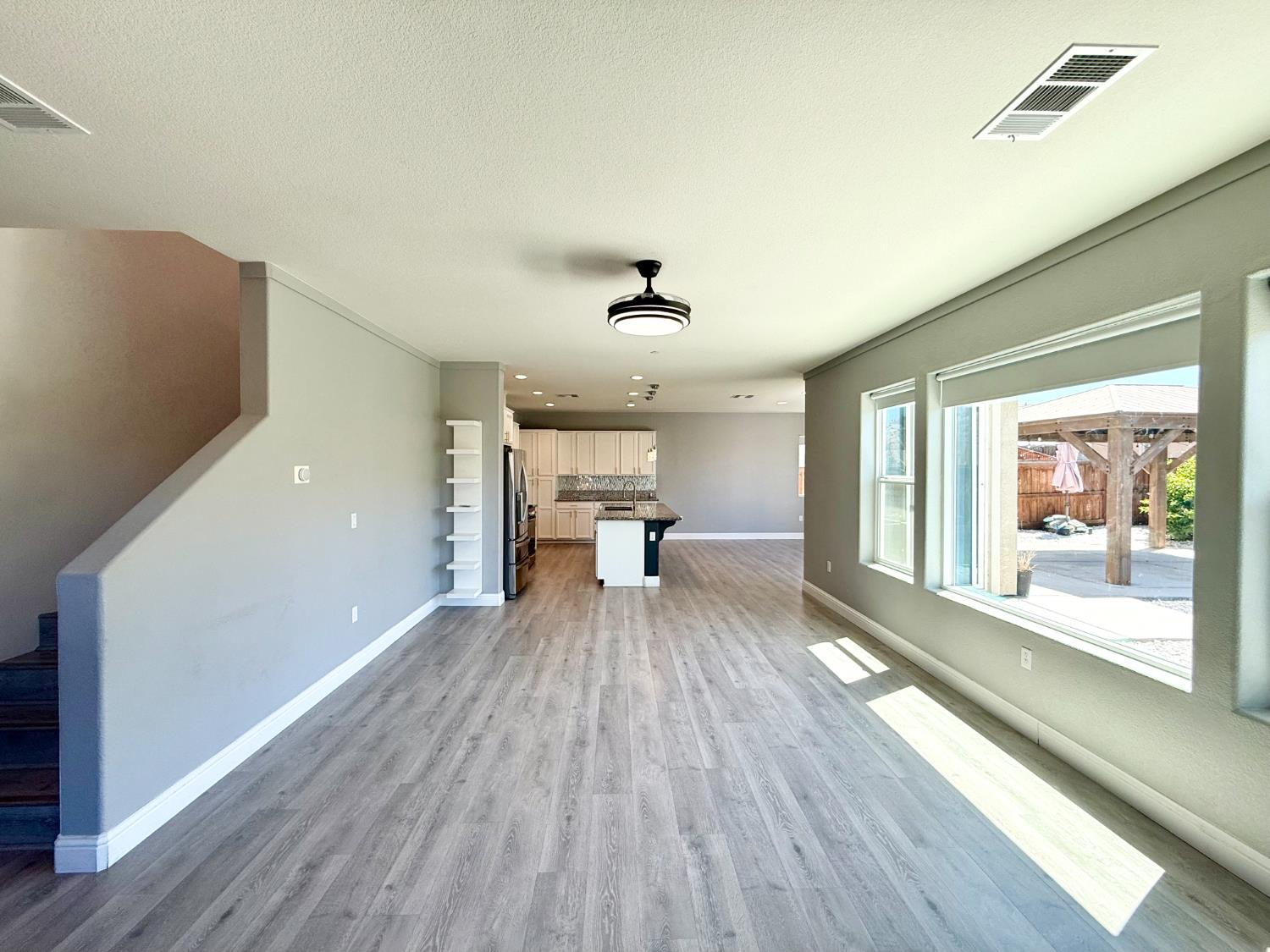 Detail Gallery Image 10 of 47 For 21161 Cabernet Dr, Patterson,  CA 95363 - 5 Beds | 3 Baths