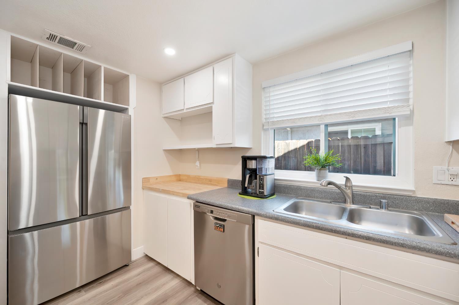 Detail Gallery Image 22 of 52 For 9548 Helio Dr, Sacramento,  CA 95827 - 3 Beds | 2 Baths