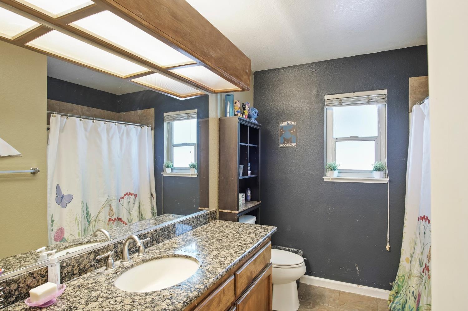 Detail Gallery Image 8 of 17 For 1357 Mark Ct, Turlock,  CA 95380 - 3 Beds | 2 Baths