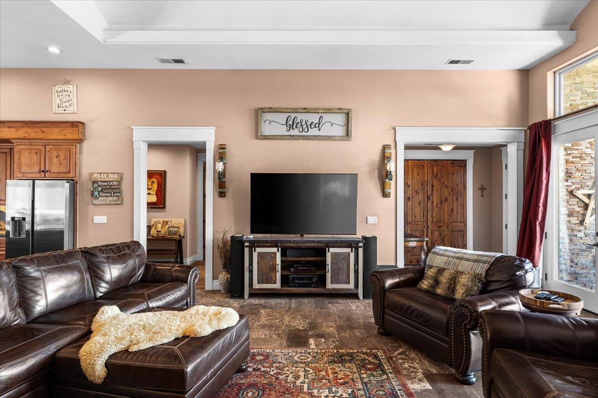 Detail Gallery Image 24 of 97 For 9267 7r Bar Rd, Angels Camp,  CA 95222 - 3 Beds | 3/1 Baths