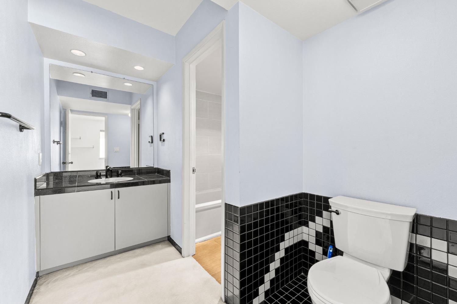 Detail Gallery Image 17 of 41 For 3124 Swallows Nest Dr, Sacramento,  CA 95833 - 2 Beds | 1/1 Baths