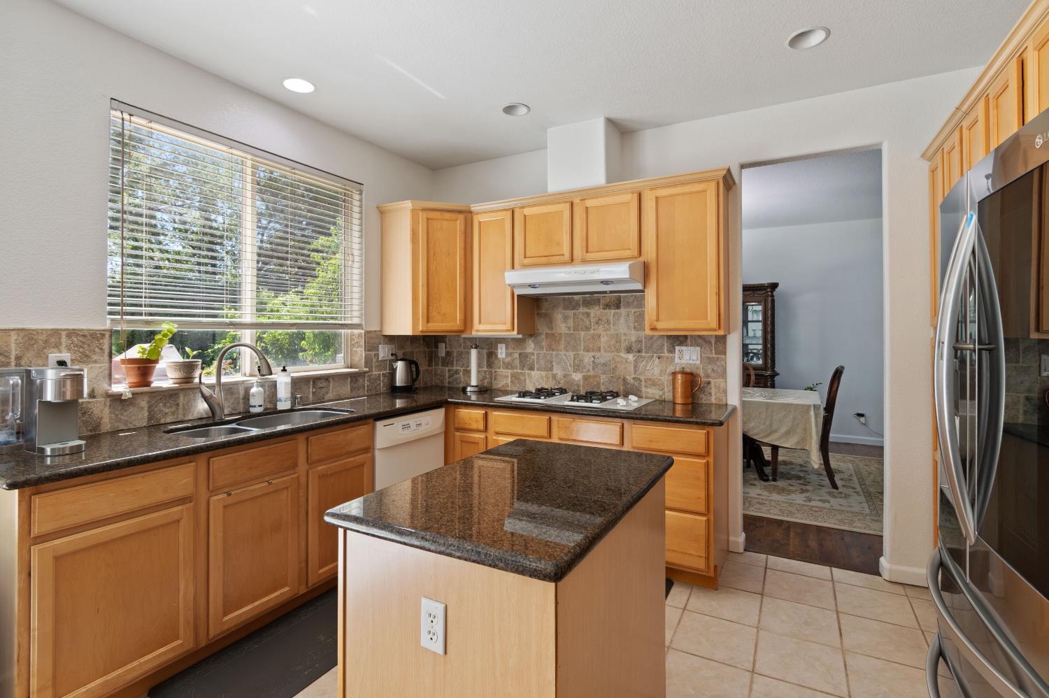 Detail Gallery Image 11 of 42 For 1045 Callander Way, Folsom,  CA 95630 - 4 Beds | 2/1 Baths