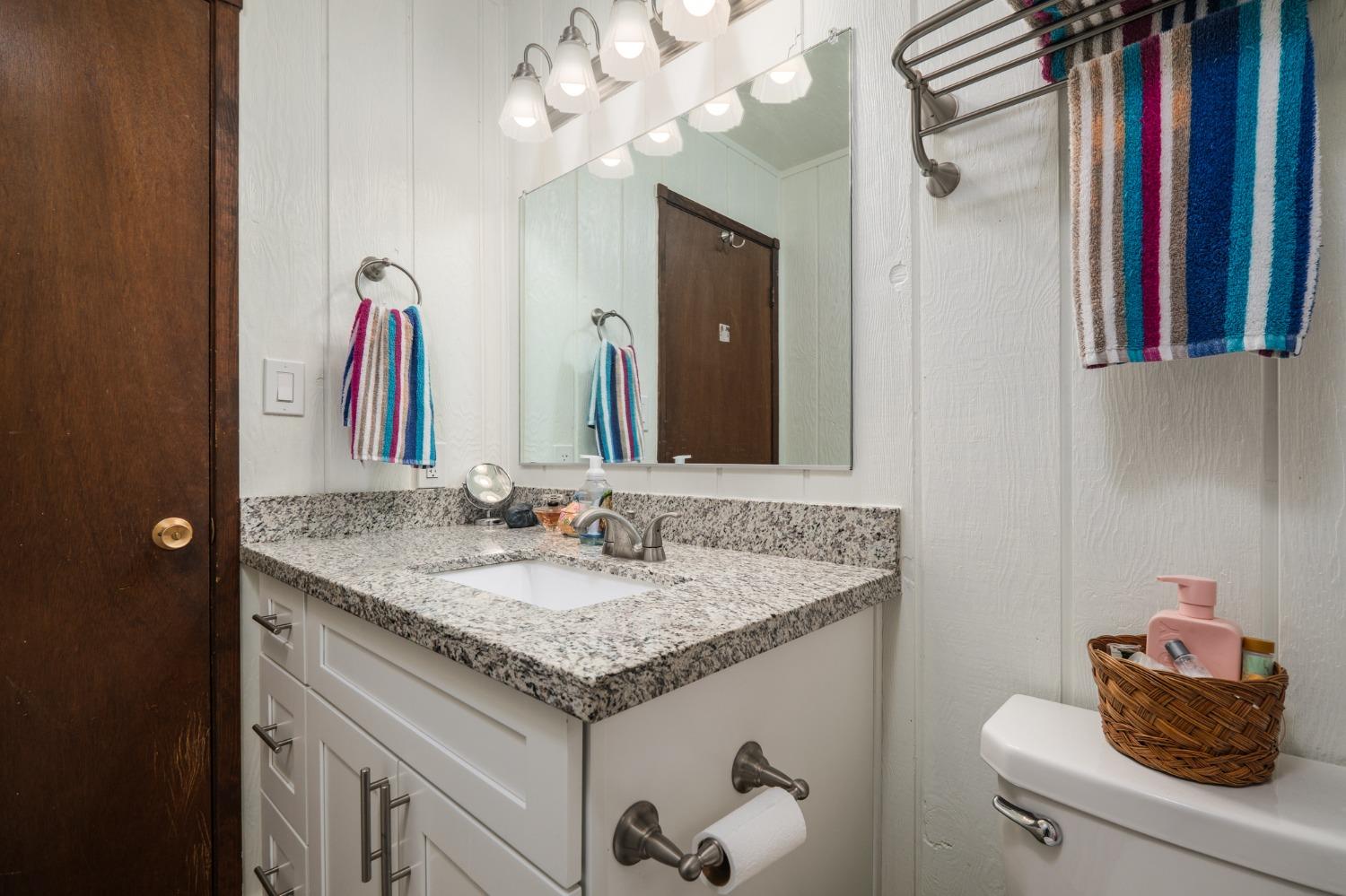 Detail Gallery Image 25 of 44 For 1644 Crystal Air Dr, South Lake Tahoe,  CA 96150 - 3 Beds | 1/1 Baths