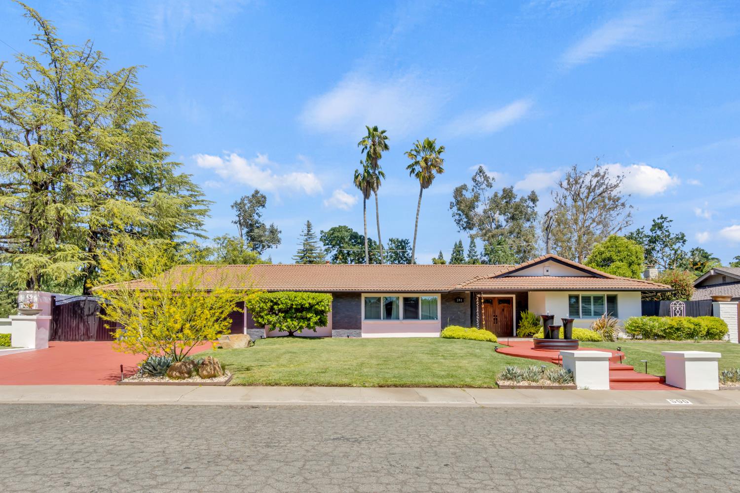 Detail Gallery Image 1 of 94 For 590 Kevington Ct, Sacramento,  CA 95864 - 4 Beds | 3/1 Baths