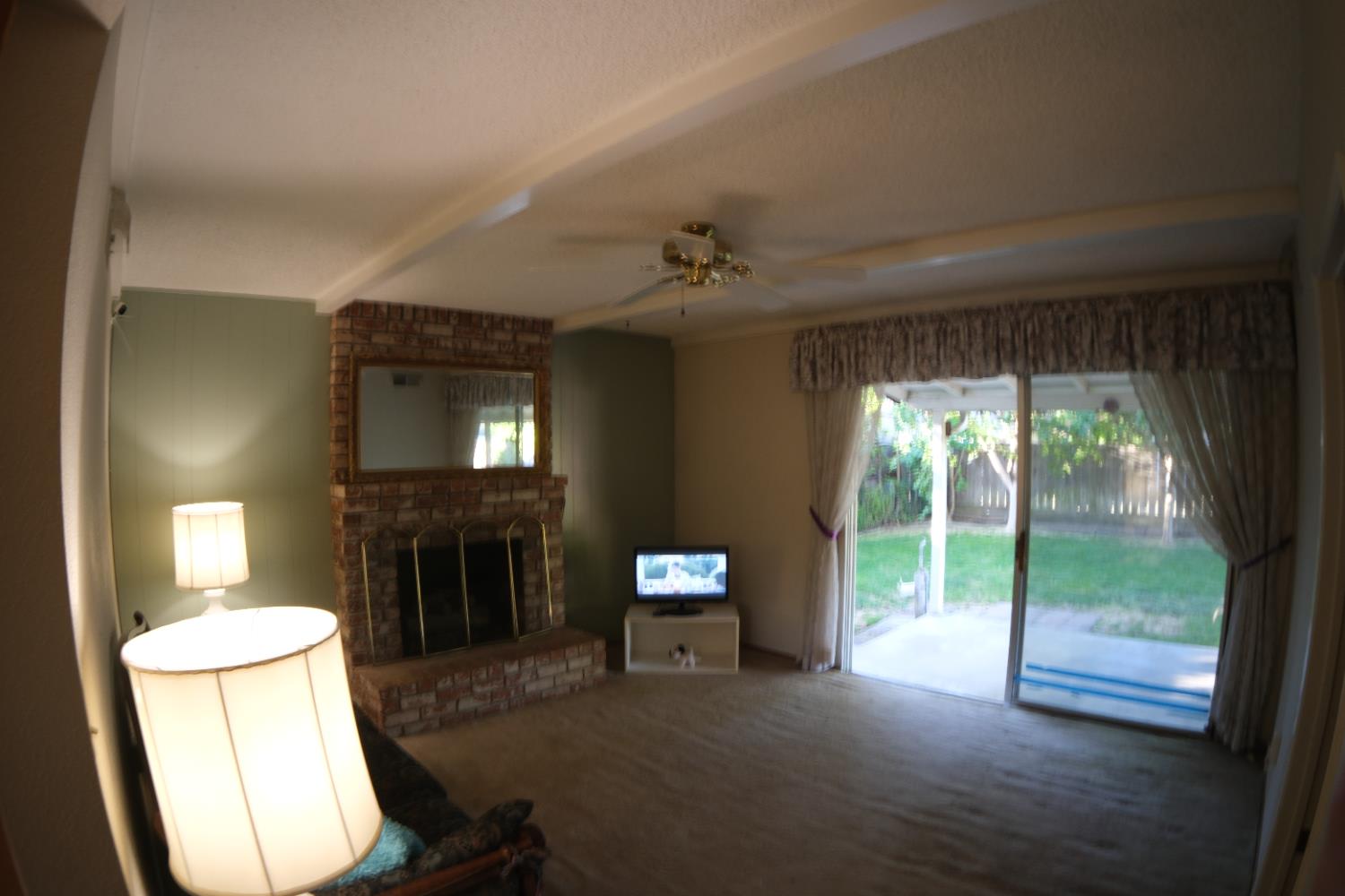 Detail Gallery Image 7 of 31 For 385 Birchwood Ct, Modesto,  CA 95350 - 3 Beds | 2 Baths