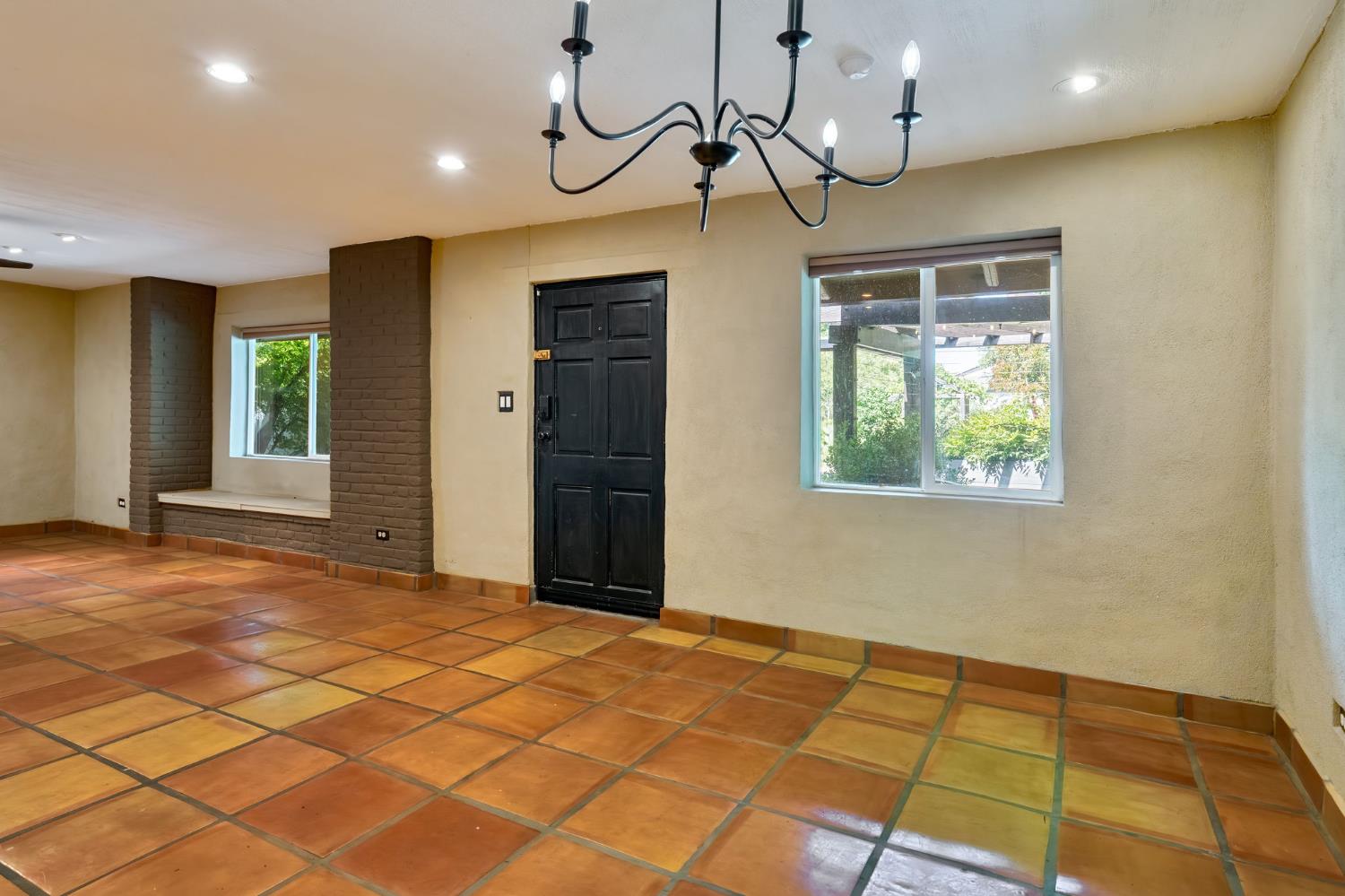 Detail Gallery Image 10 of 32 For 1660 La Playa Way, Sacramento,  CA 95864 - 3 Beds | 1 Baths