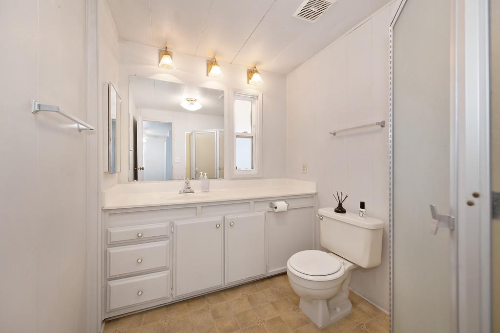 Detail Gallery Image 33 of 46 For 172 Rolling River Ln, Rancho Cordova,  CA 95670 - 2 Beds | 2 Baths