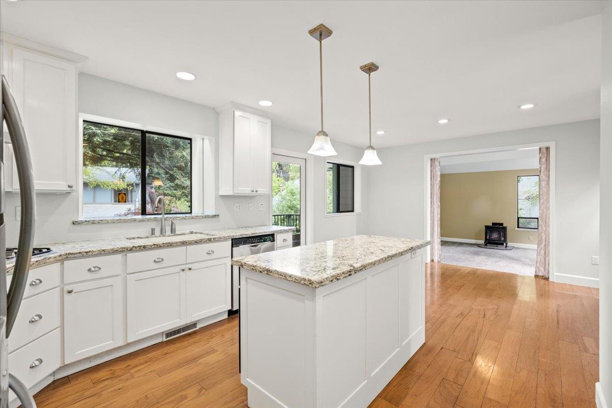 Detail Gallery Image 9 of 56 For 401 Gracie Rd, Nevada City,  CA 95959 - 3 Beds | 2/1 Baths