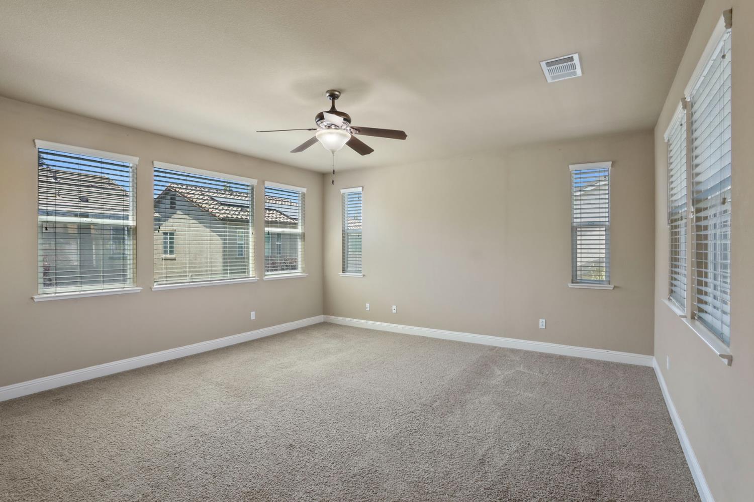 Detail Gallery Image 40 of 68 For 10305 Bridgeview Ln, Stockton,  CA 95219 - 5 Beds | 3 Baths