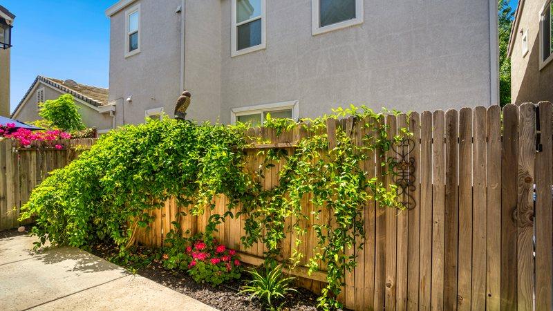 Detail Gallery Image 28 of 30 For 3241 Tice Creek Way, Sacramento,  CA 95833 - 2 Beds | 2/1 Baths