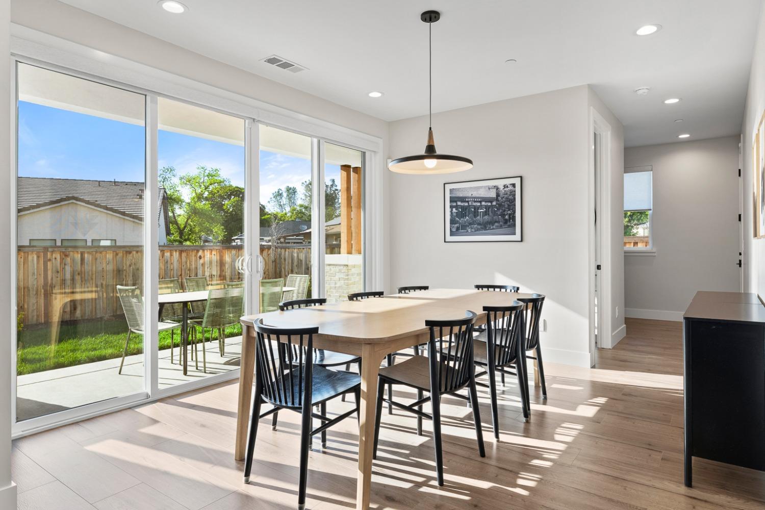 Detail Gallery Image 16 of 51 For 4020 Della Ct, Rocklin,  CA 95677 - 4 Beds | 2/1 Baths