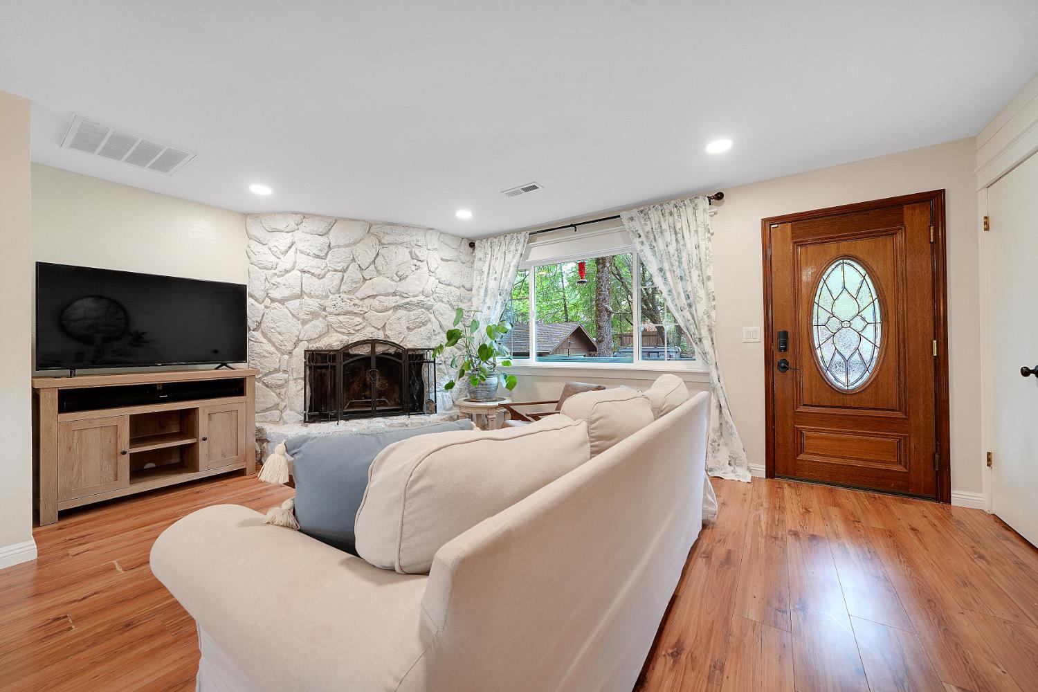Detail Gallery Image 36 of 73 For 17640 Tannery Ln, Pine Grove,  CA 95665 - 3 Beds | 2 Baths