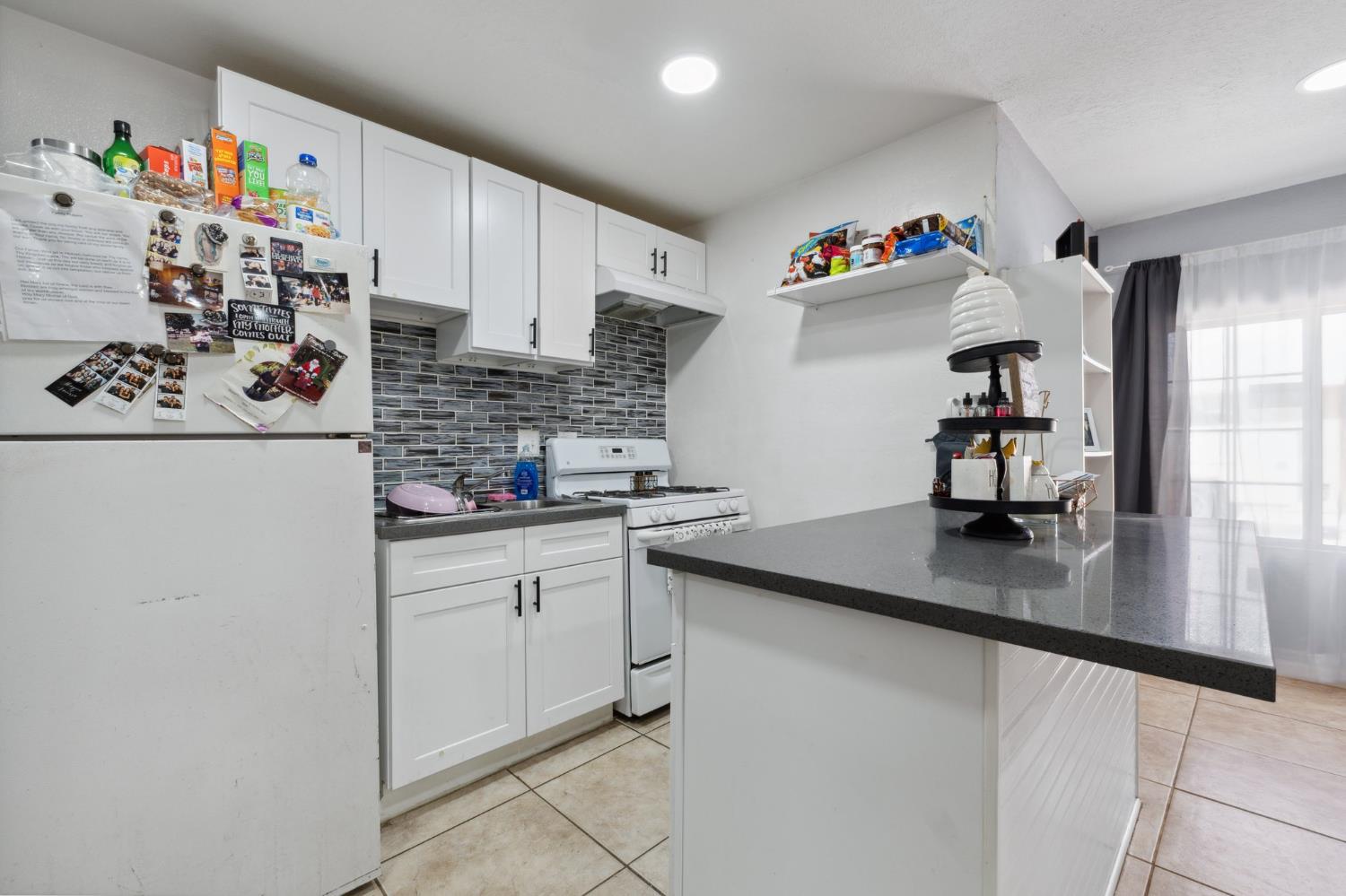 Detail Gallery Image 9 of 40 For 603 Hill St, Bakersfield,  CA 93306 - – Beds | – Baths