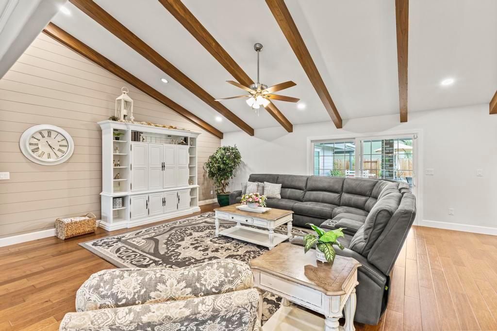 Detail Gallery Image 13 of 80 For 734 Mariner Loop, Yuba City,  CA 95991 - 4 Beds | 3 Baths