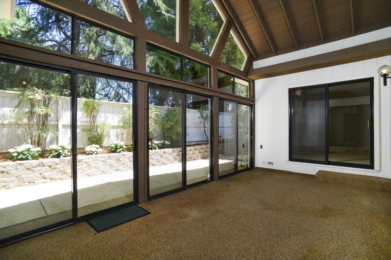 Photo #7: 225053246 Listing: Photo #7