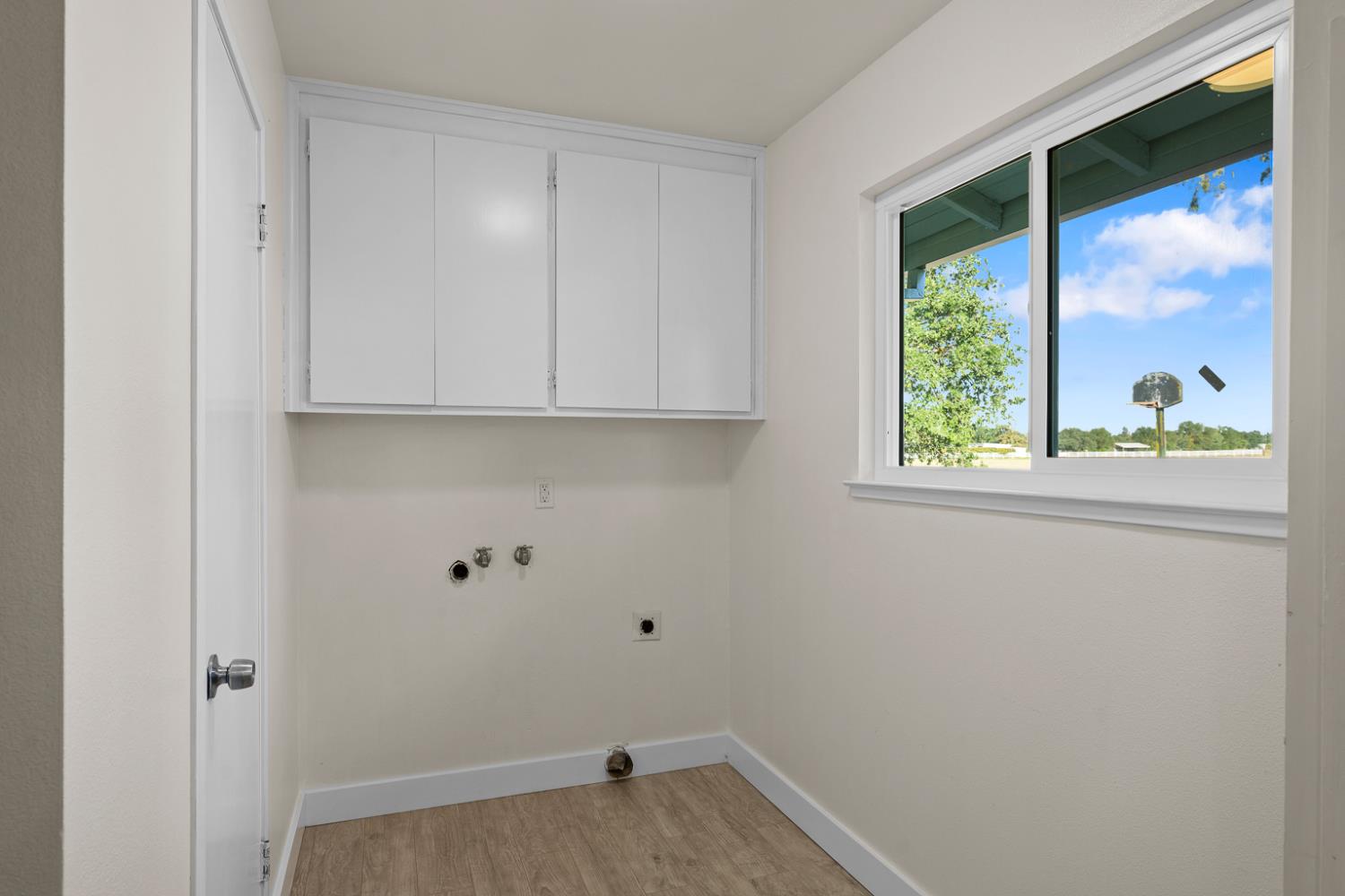Detail Gallery Image 18 of 62 For 8651 Bader Rd, Elk Grove,  CA 95624 - 3 Beds | 2 Baths
