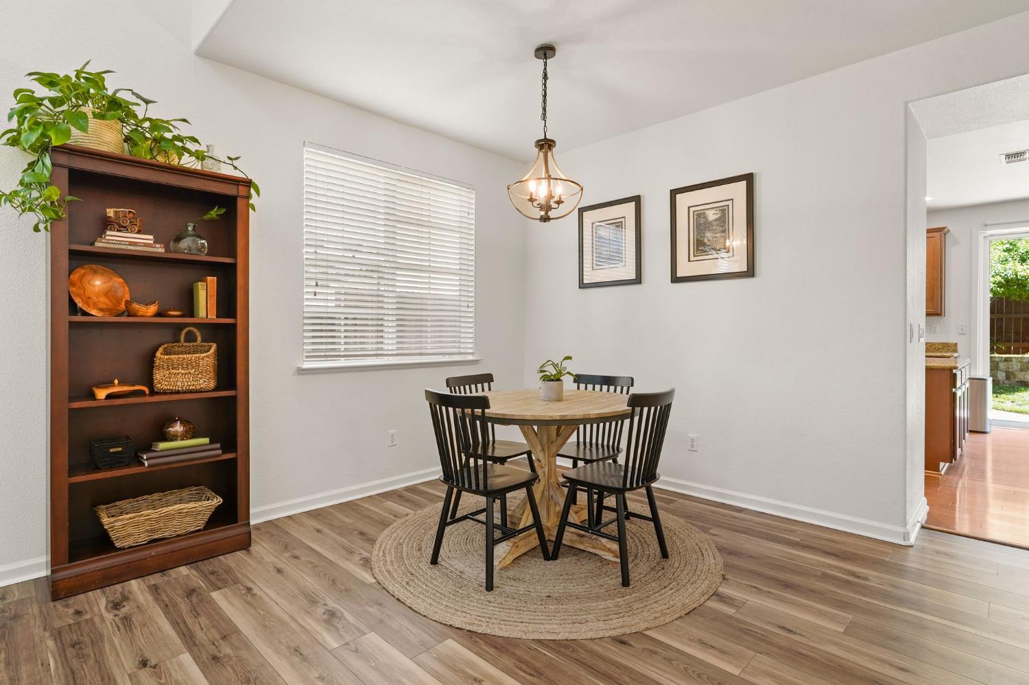 Detail Gallery Image 16 of 48 For 1177 Waverton Ln, Lincoln,  CA 95648 - 4 Beds | 2/1 Baths