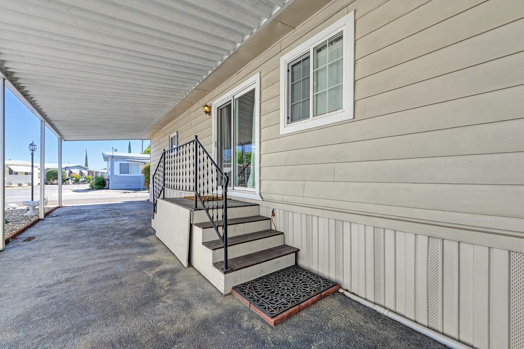 Detail Gallery Image 4 of 46 For 172 Rolling River Ln, Rancho Cordova,  CA 95670 - 2 Beds | 2 Baths