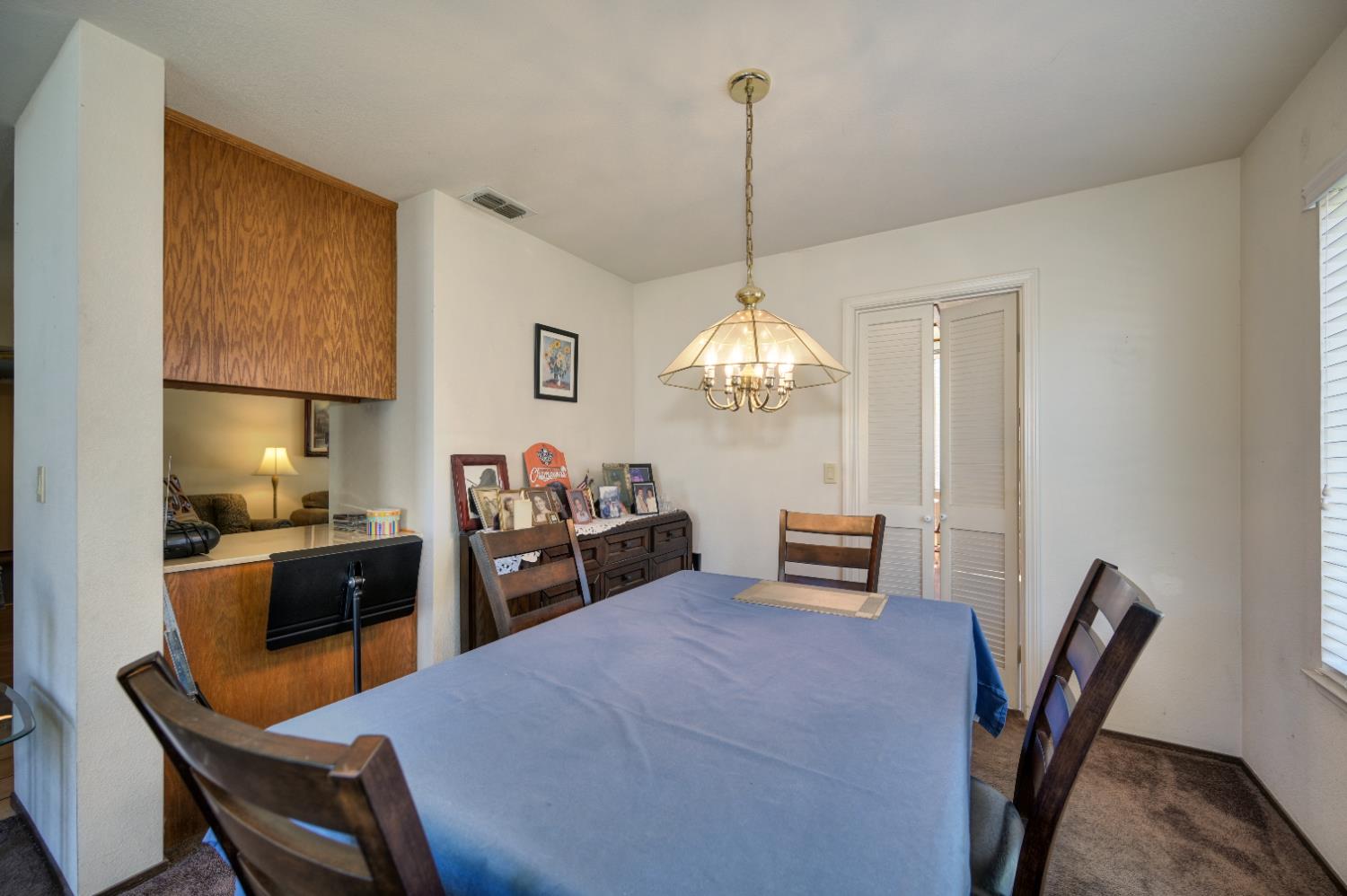 Detail Gallery Image 8 of 42 For 7827 River Estates Dr, Sacramento,  CA 95831 - 3 Beds | 2 Baths