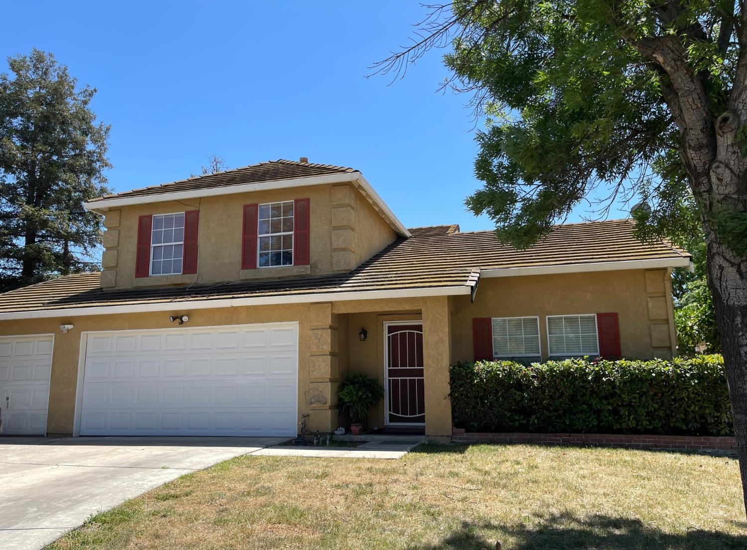 Detail Gallery Image 3 of 35 For 310 Buena Vista Ct, Merced,  CA 95348 - 4 Beds | 2/1 Baths