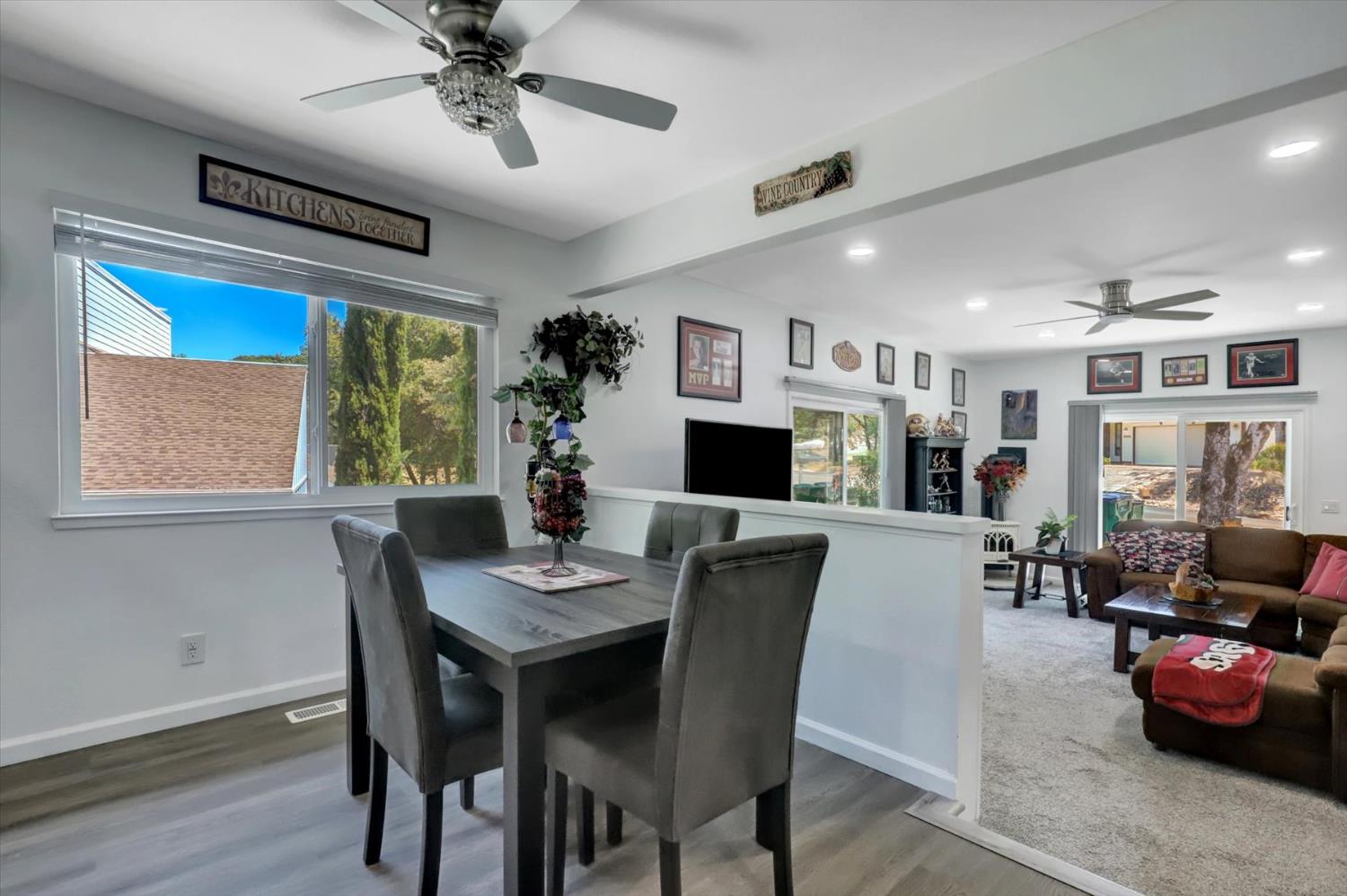 Detail Gallery Image 4 of 53 For 17730 Minnow Way, Penn Valley,  CA 95946 - 3 Beds | 2 Baths