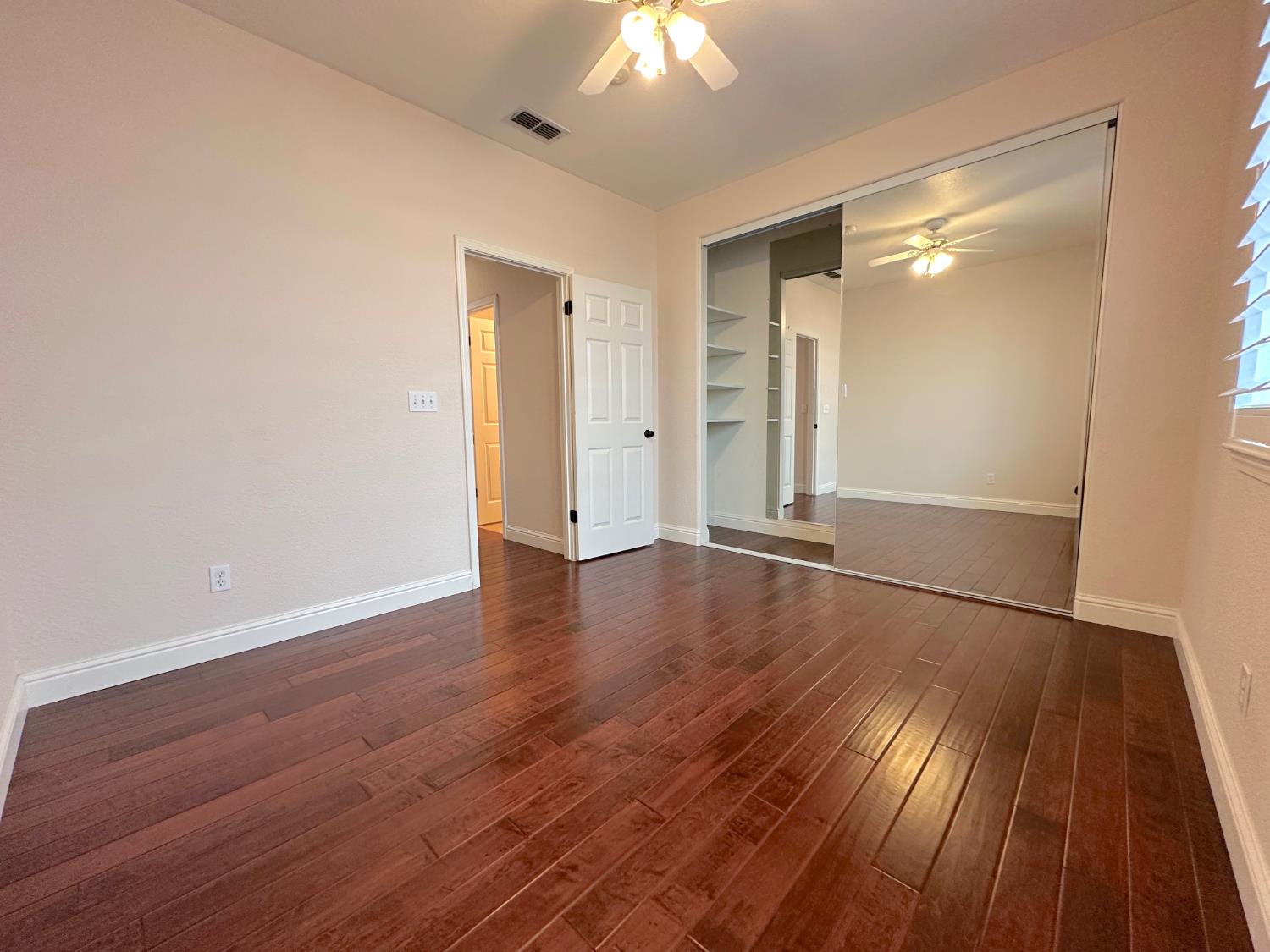 Detail Gallery Image 12 of 35 For 6337 Brook Hollow Cir, Stockton,  CA 95219 - 5 Beds | 3 Baths