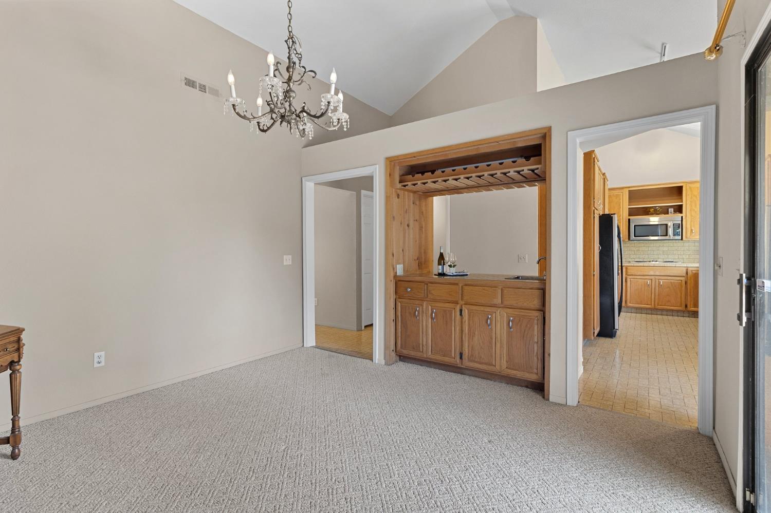 Detail Gallery Image 13 of 28 For 290 W Rumble Rd a,  Modesto,  CA 95350 - 2 Beds | 2 Baths