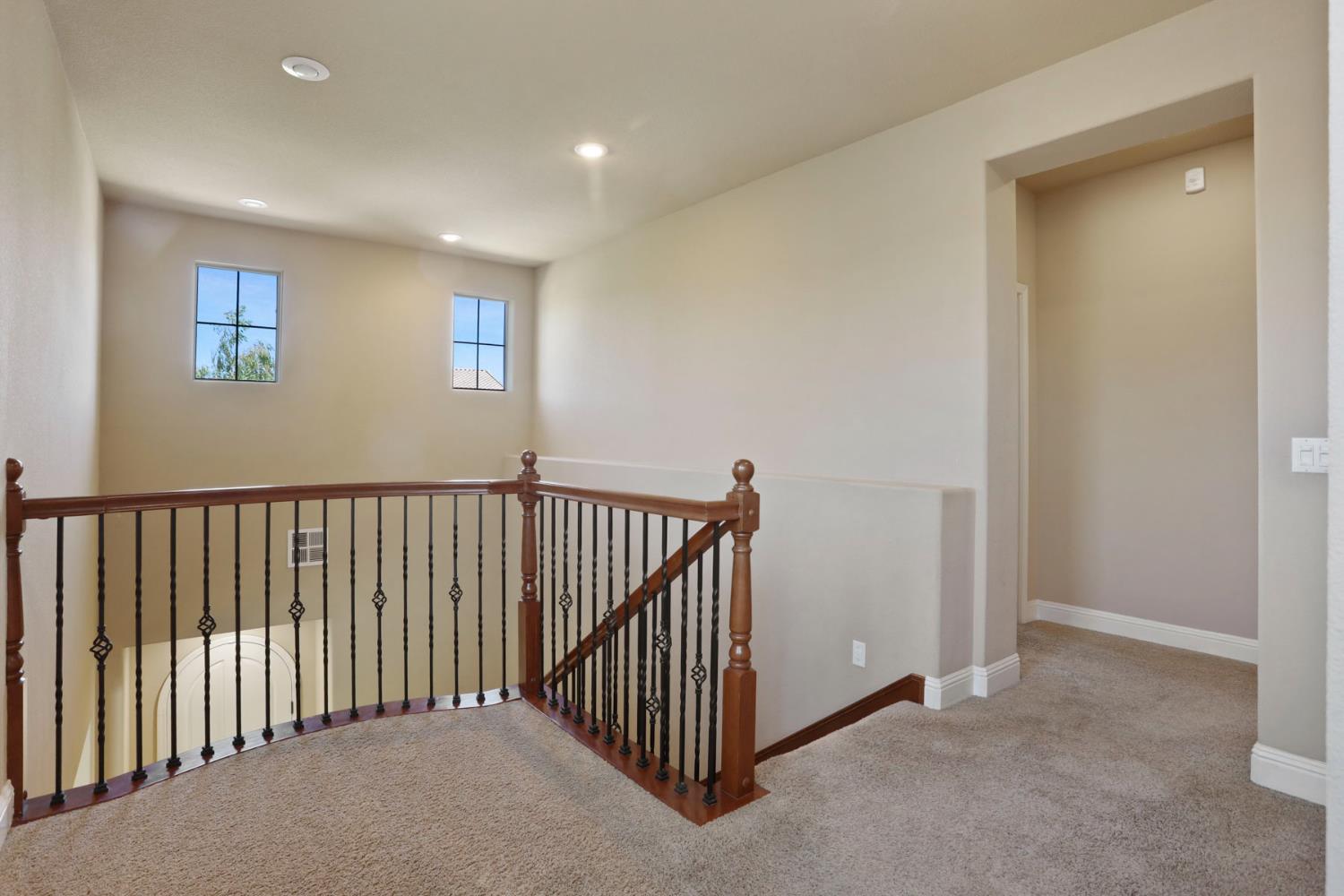 Detail Gallery Image 29 of 68 For 10305 Bridgeview Ln, Stockton,  CA 95219 - 5 Beds | 3 Baths