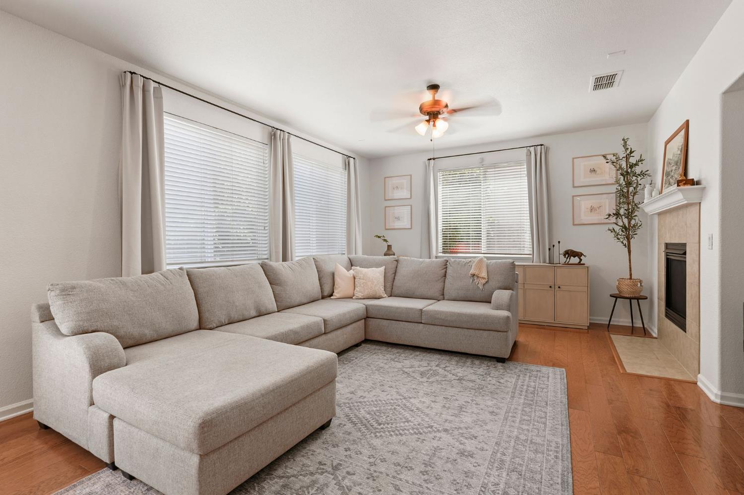 Detail Gallery Image 11 of 48 For 1177 Waverton Ln, Lincoln,  CA 95648 - 4 Beds | 2/1 Baths
