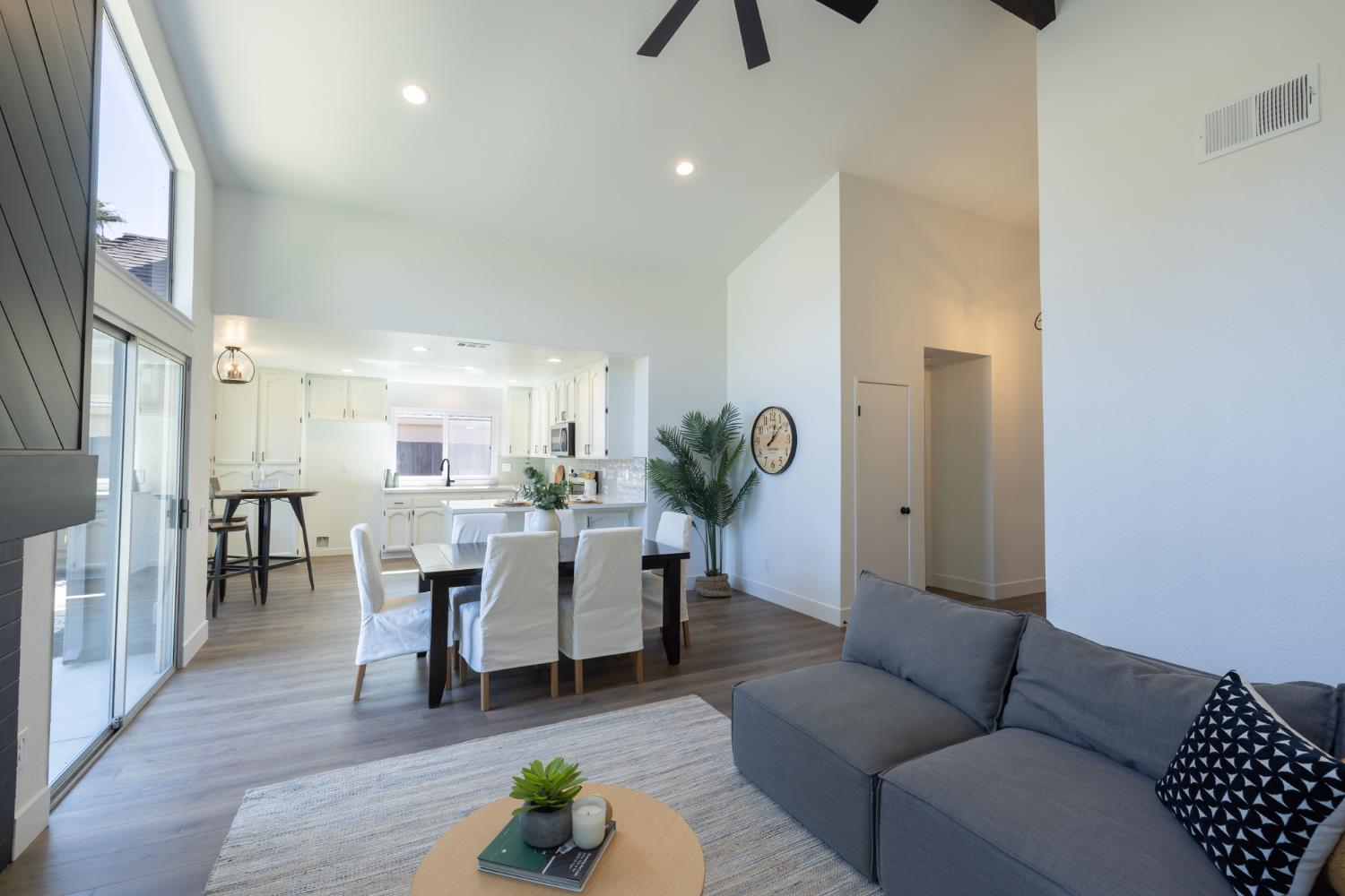 Detail Gallery Image 14 of 45 For 1505 Danica Way, Sacramento,  CA 95833 - 3 Beds | 2 Baths